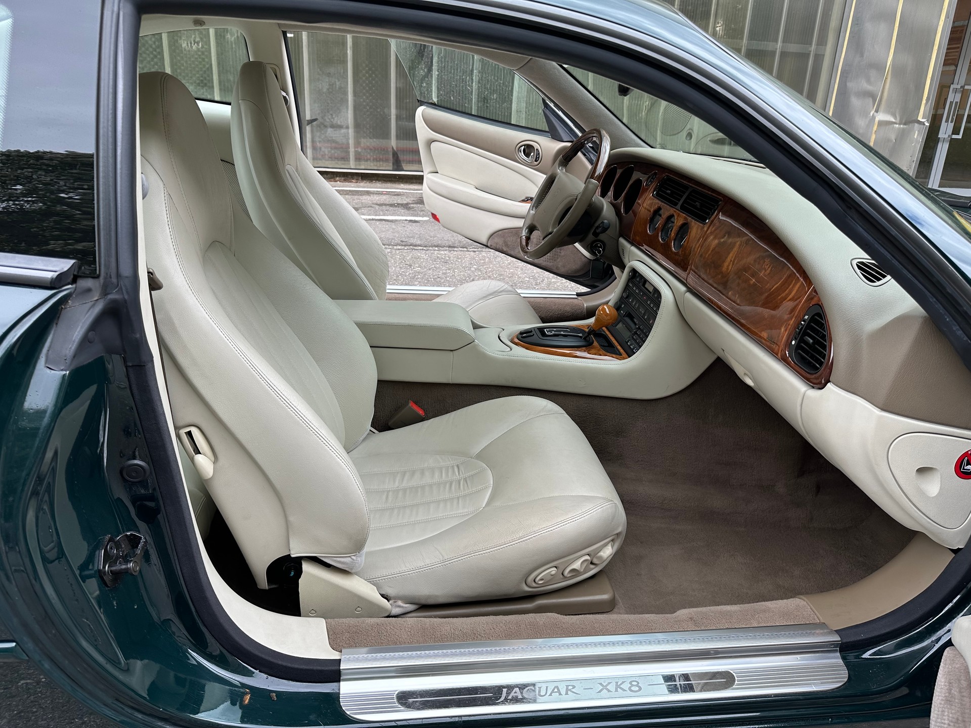 JAGUAR XK8 4.0-image-13