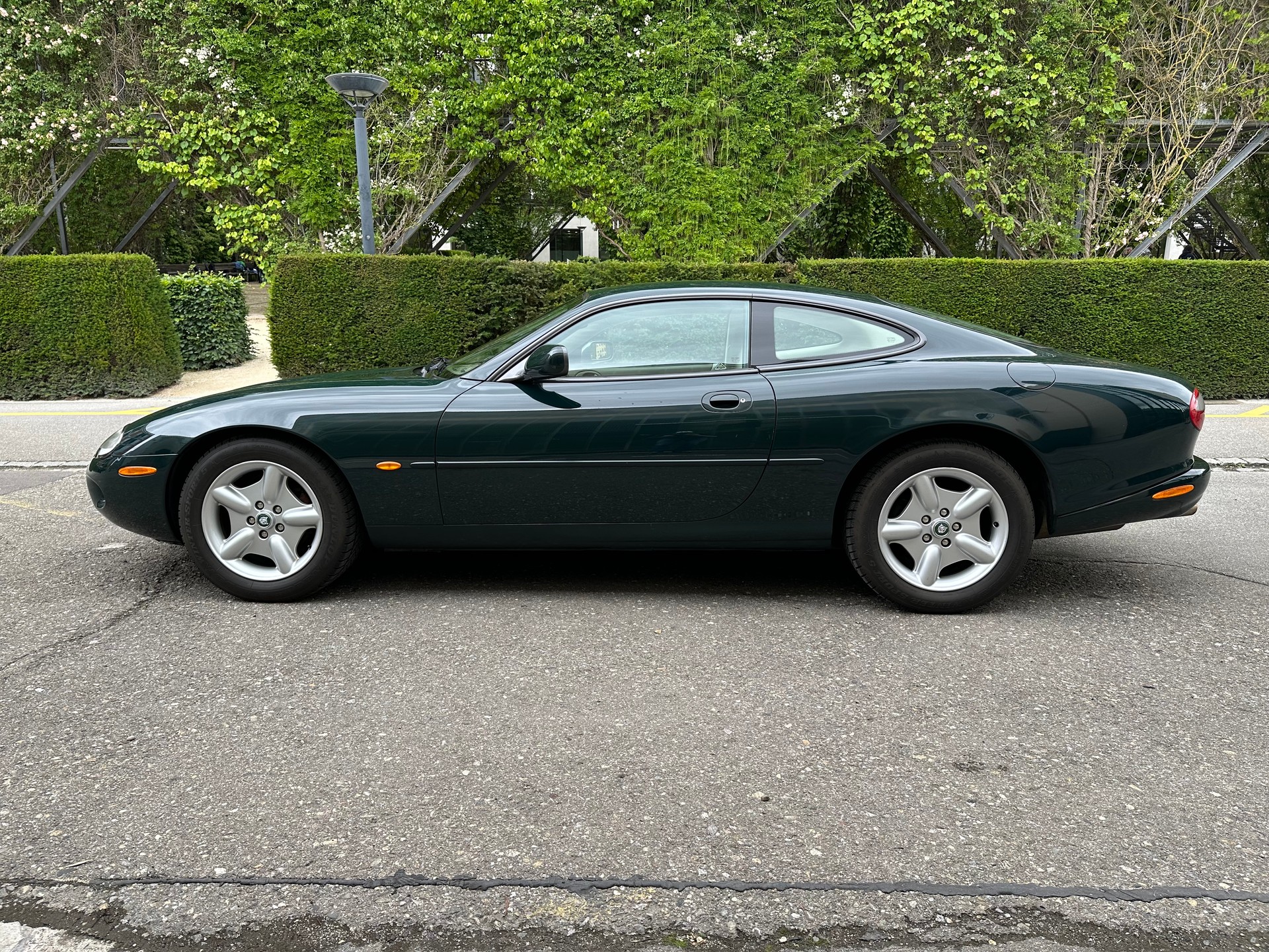 JAGUAR XK8 4.0-image-1