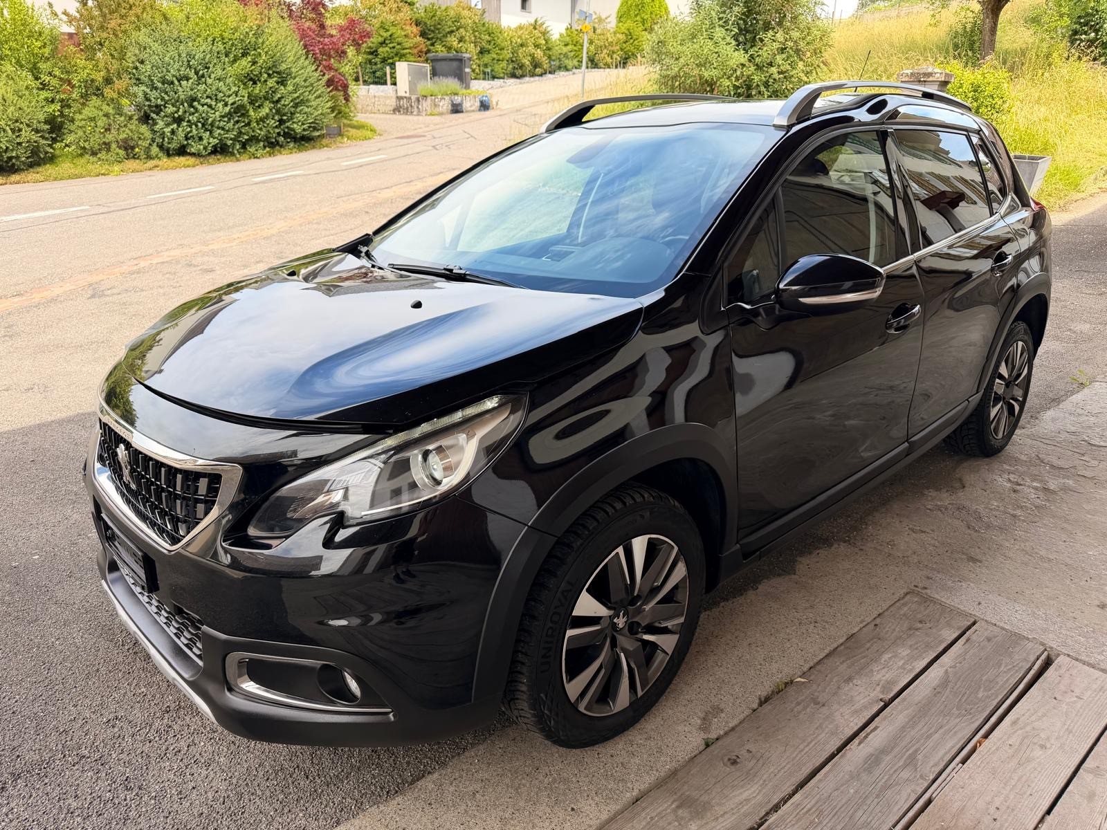 PEUGEOT 2008 1.2 PureTech Allurre EAT6