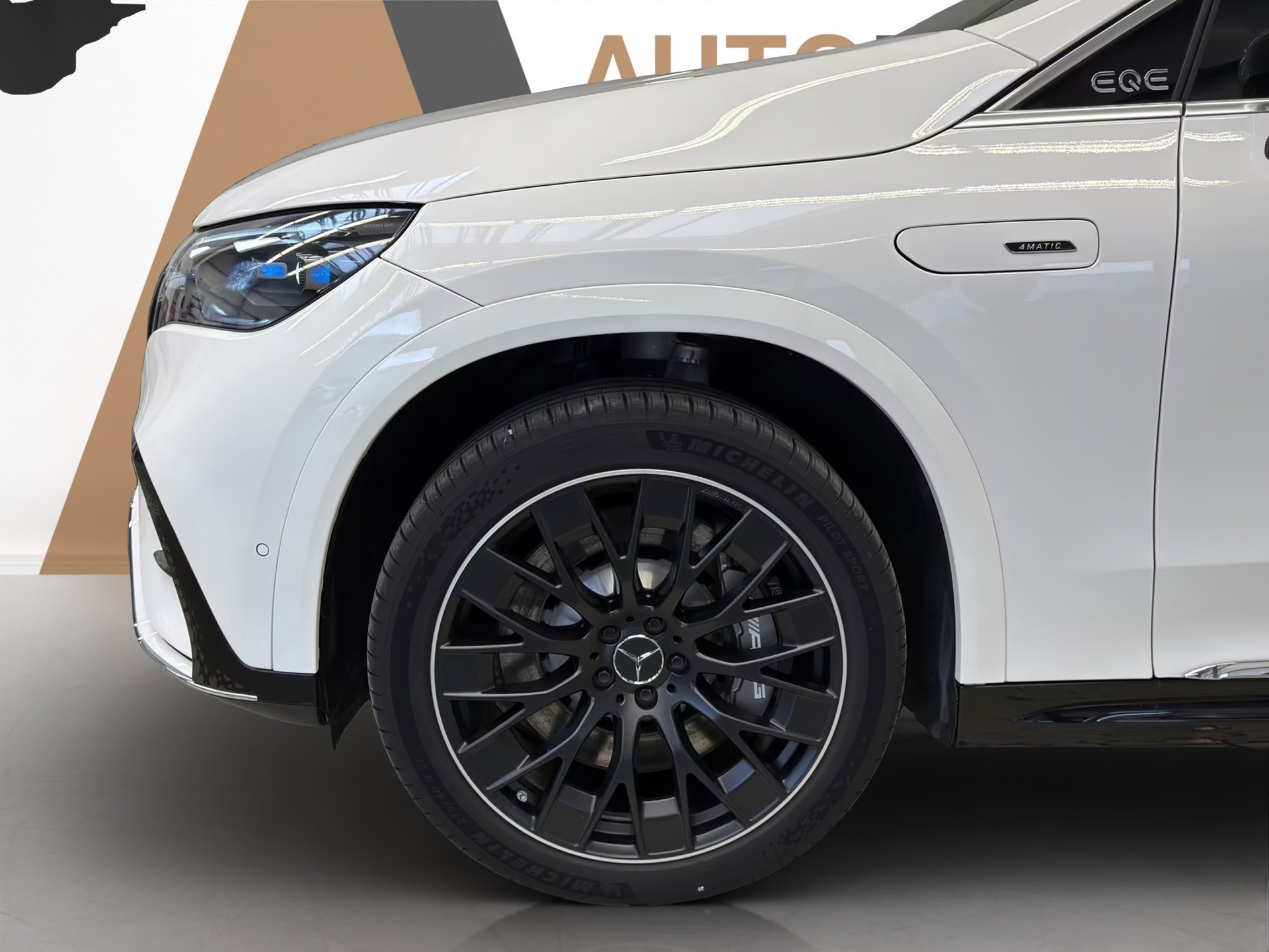 MERCEDES-BENZ EQE SUV AMG 43 4 Matic-image-12