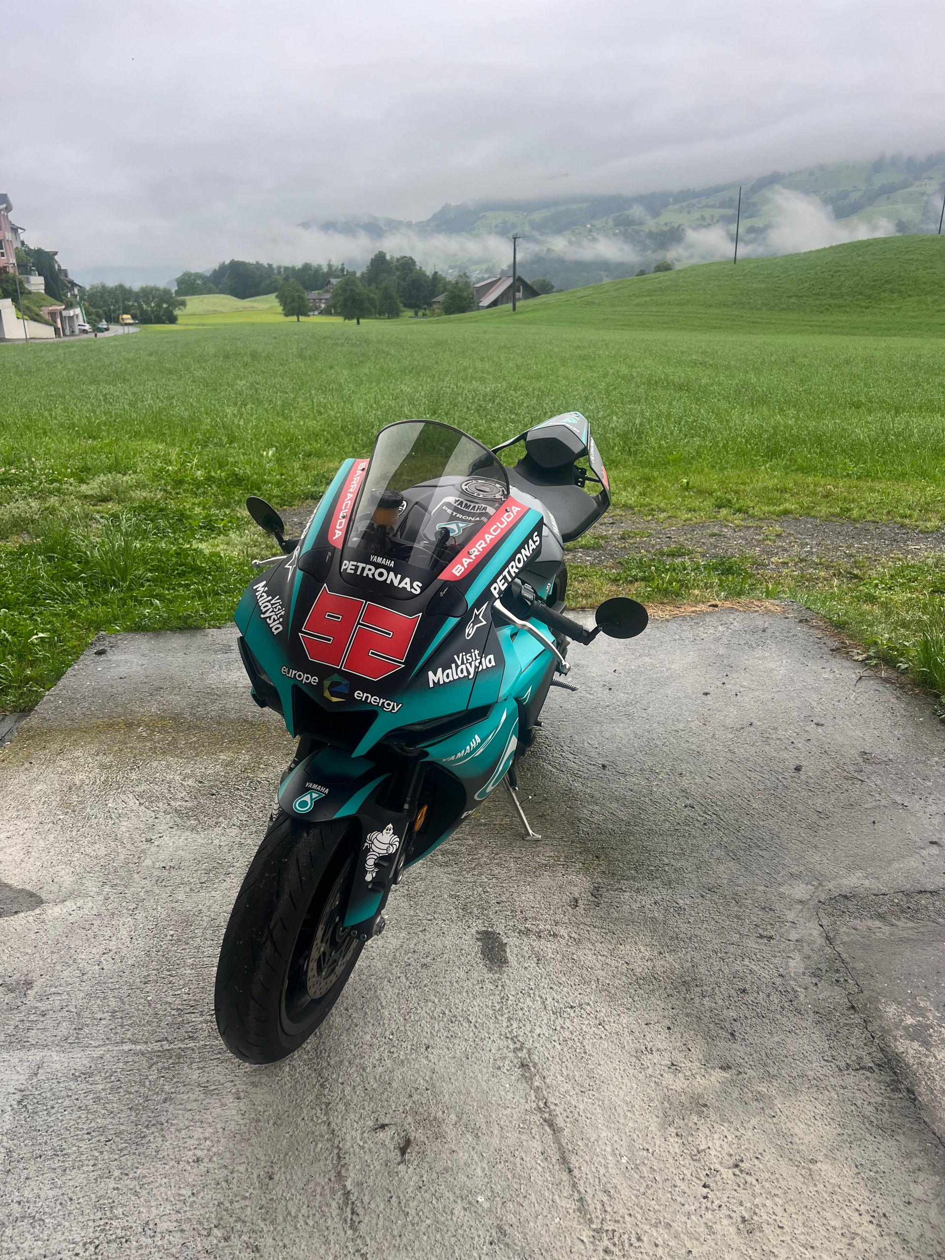 YAMAHA YZF-R1 ABS-image-3