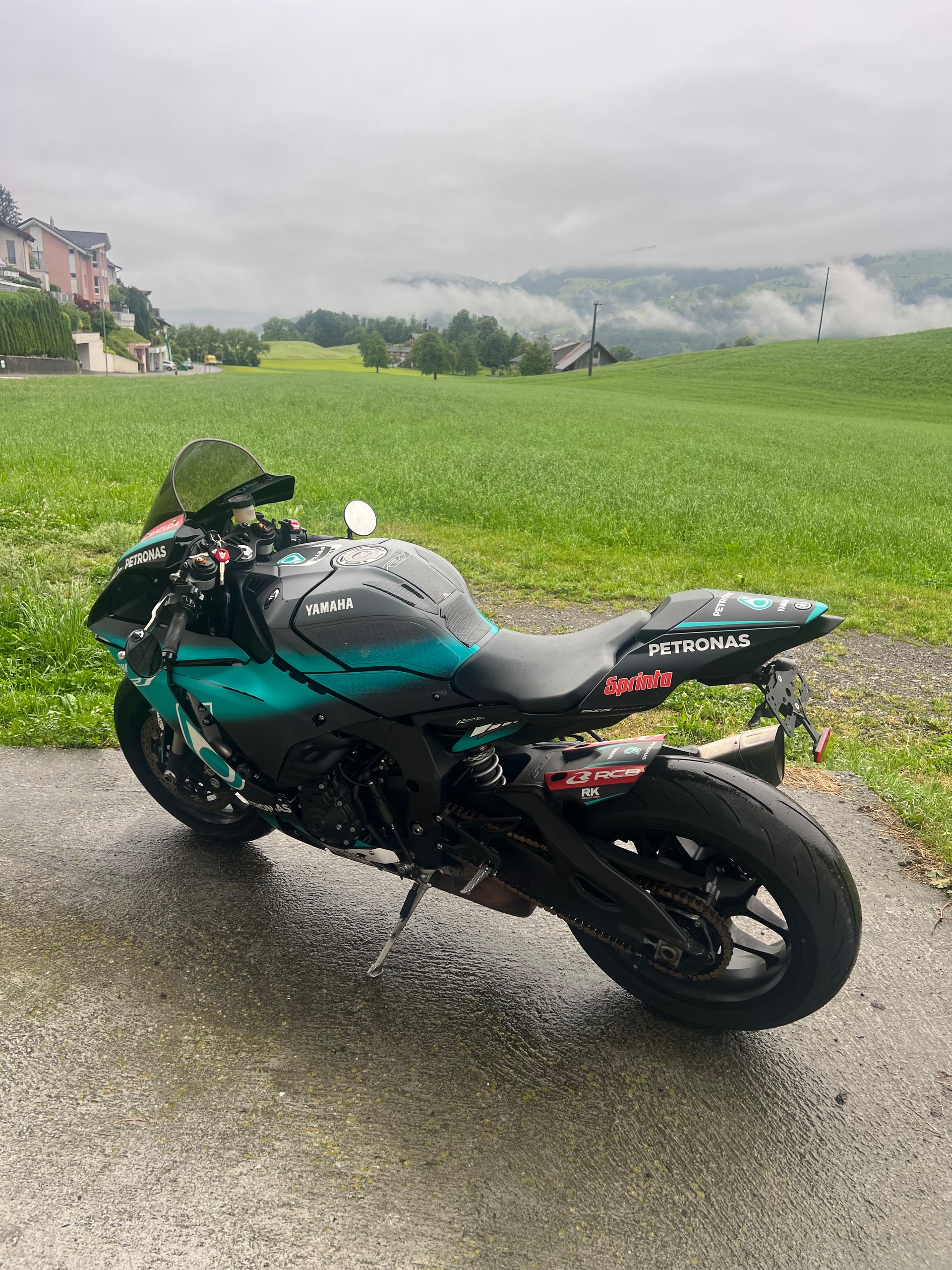 YAMAHA YZF-R1 ABS-image-1