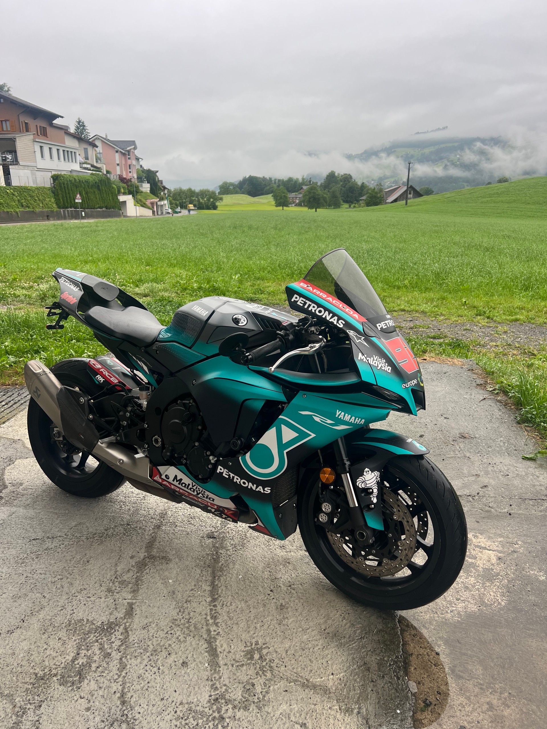 YAMAHA YZF-R1 ABS-image-6