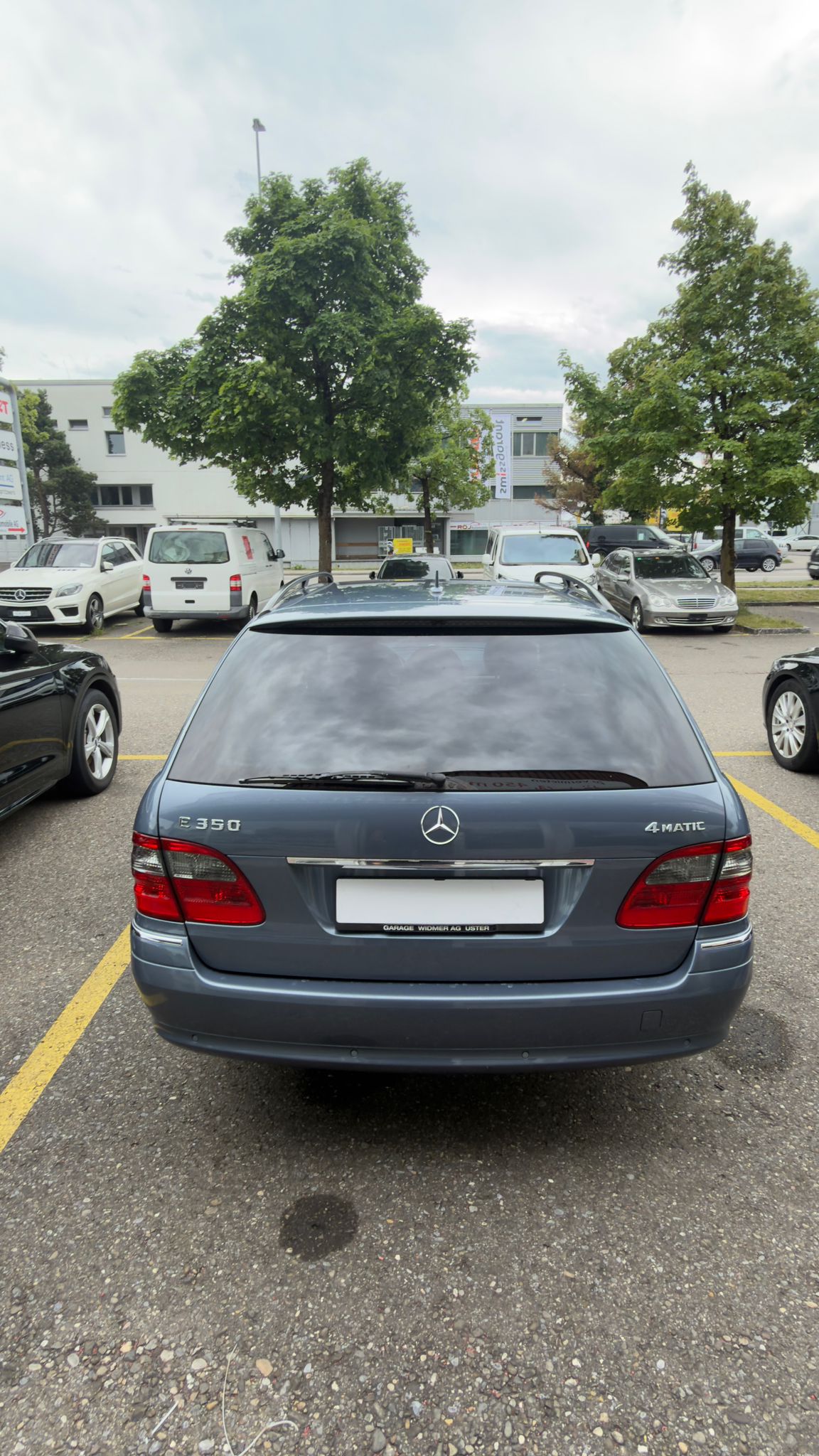 MERCEDES-BENZ E 350 Avantgarde 4Matic Automatic-image-3