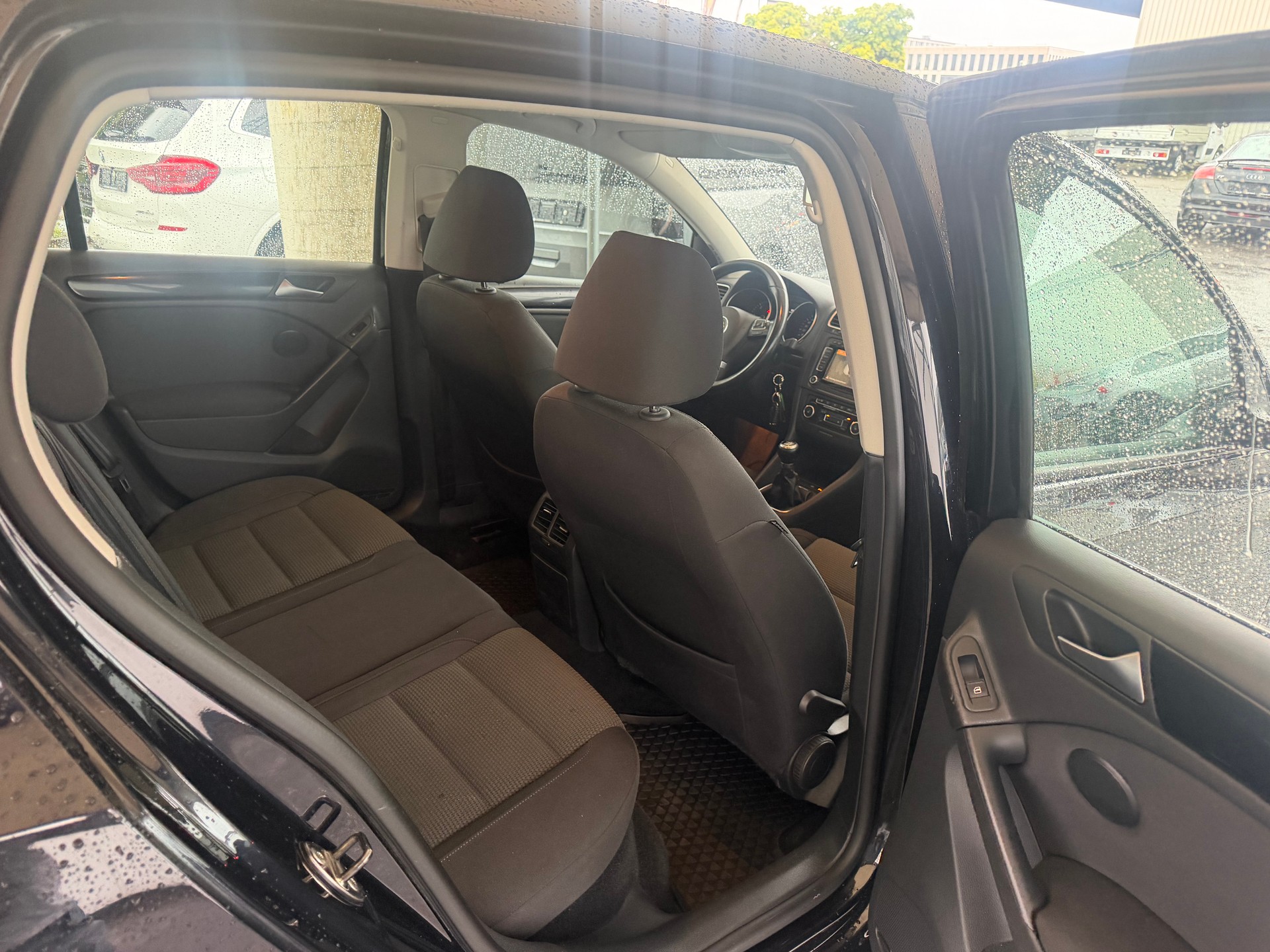 VW Golf 2.0 TDI Team 4Motion-image-6
