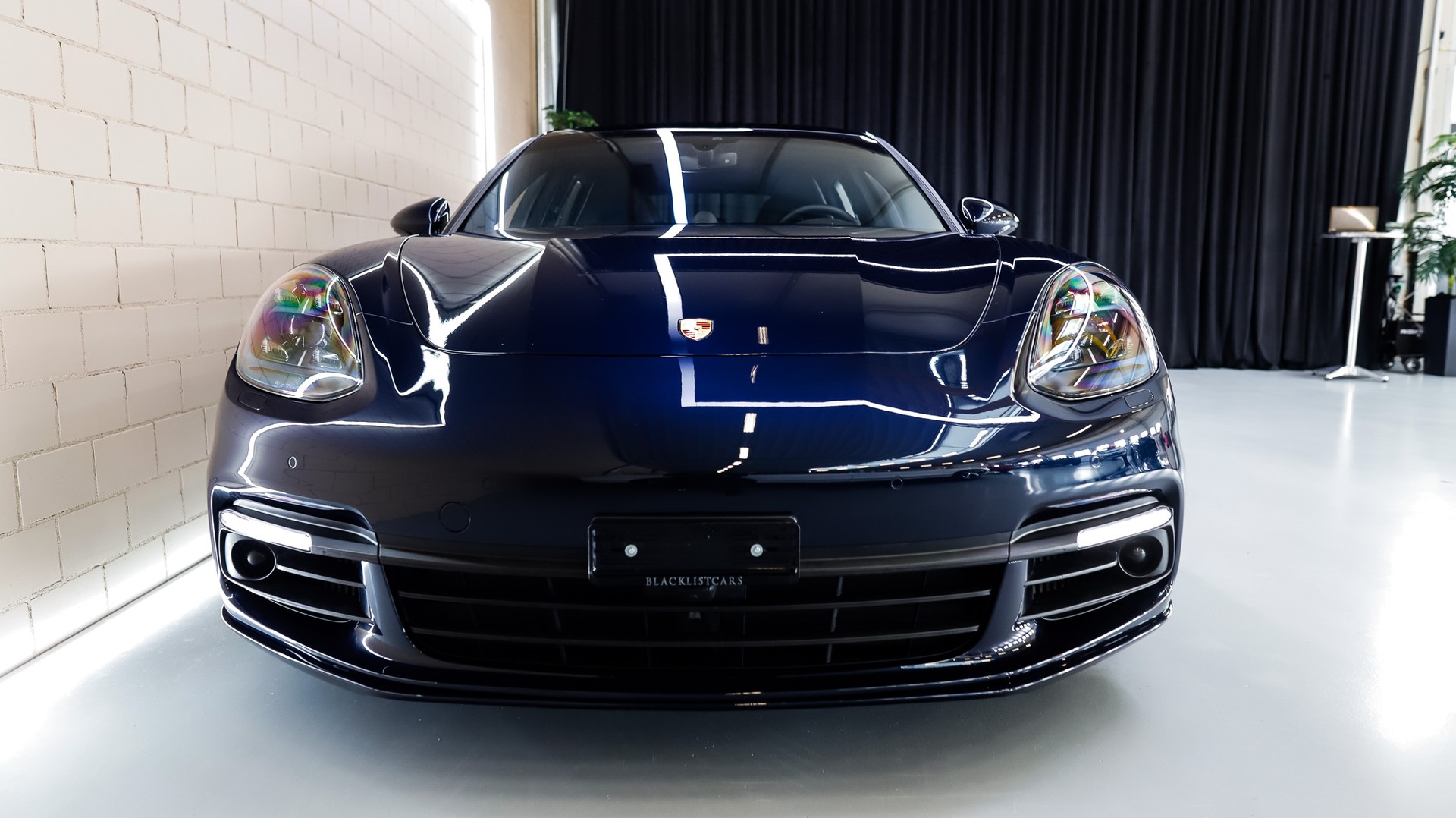 PORSCHE Panamera 4 E-Hybrid Sport Turismo PDK-showroom-element-2