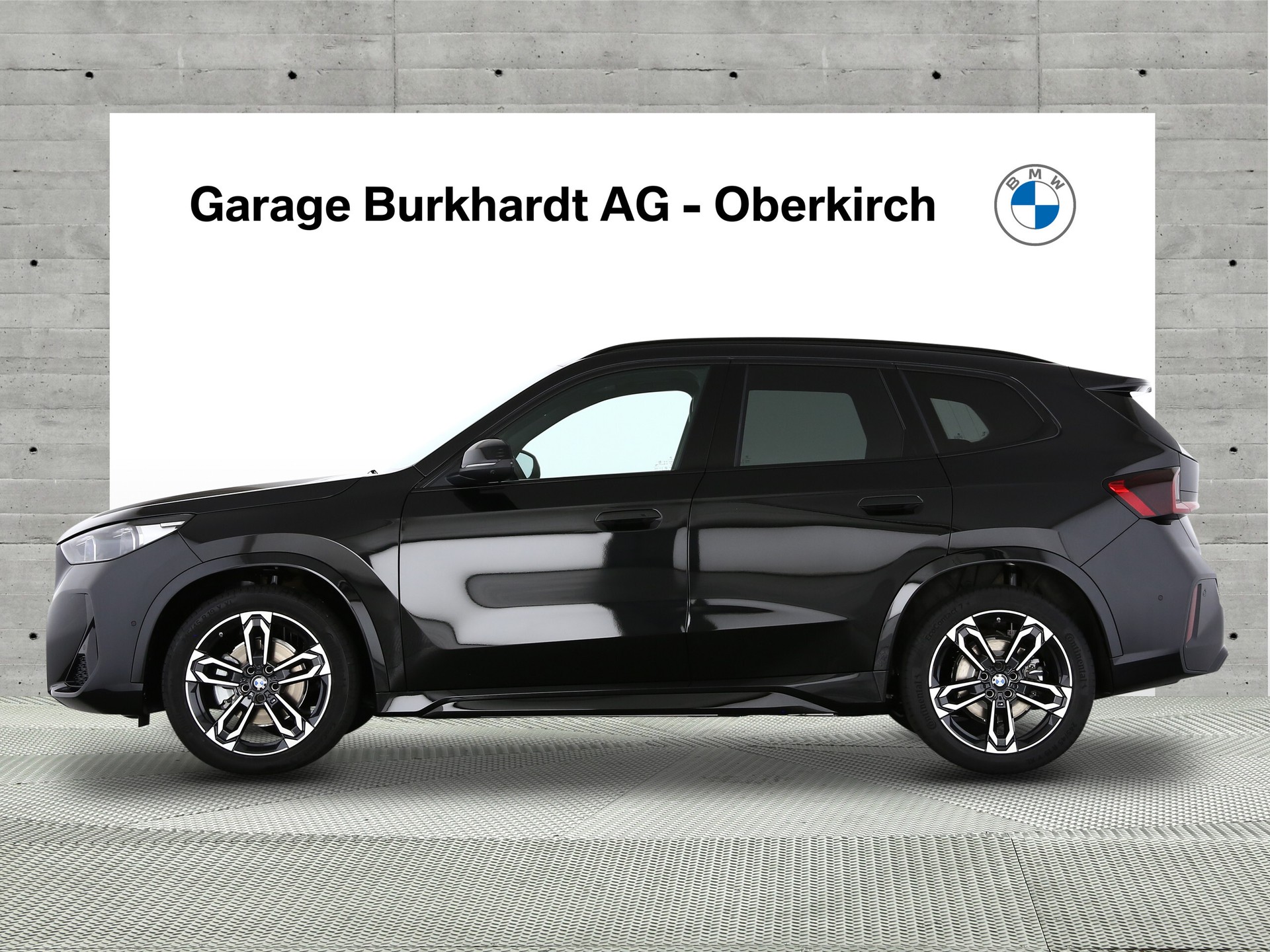 BMW iX1 eDrive 20 Ed. M Sport-showroom-element-2