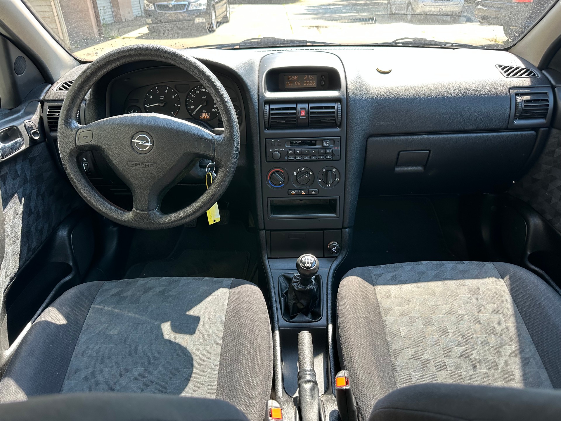 OPEL Astra 1.4i 16V Club-image-9