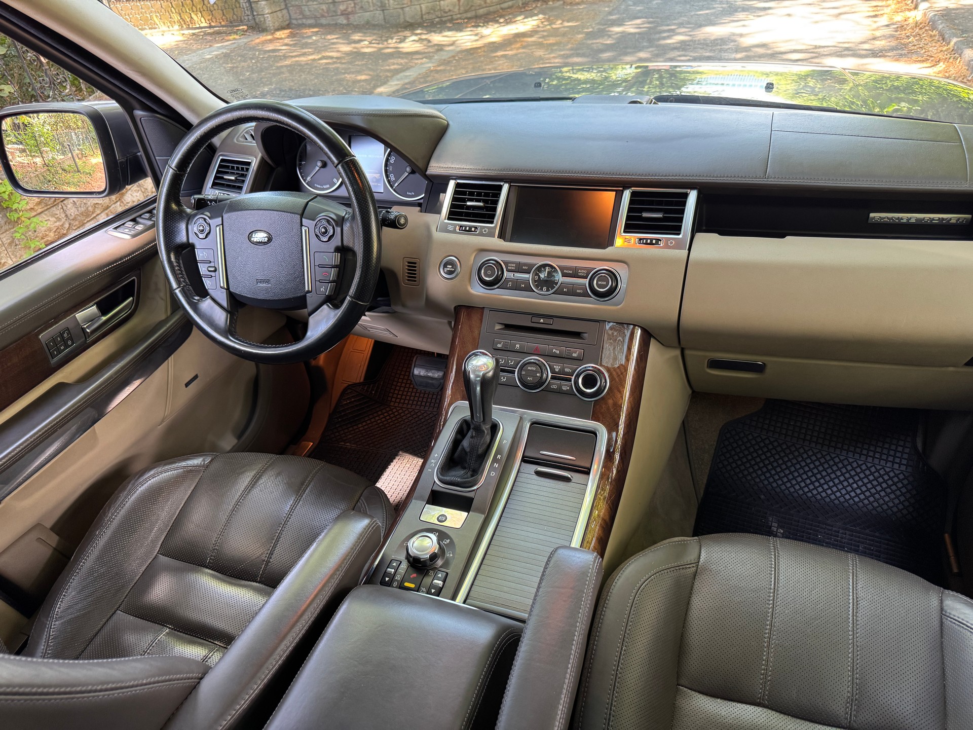 LAND ROVER Range Rover Sport 3.0 TDV6 HSE Automatic-image-10