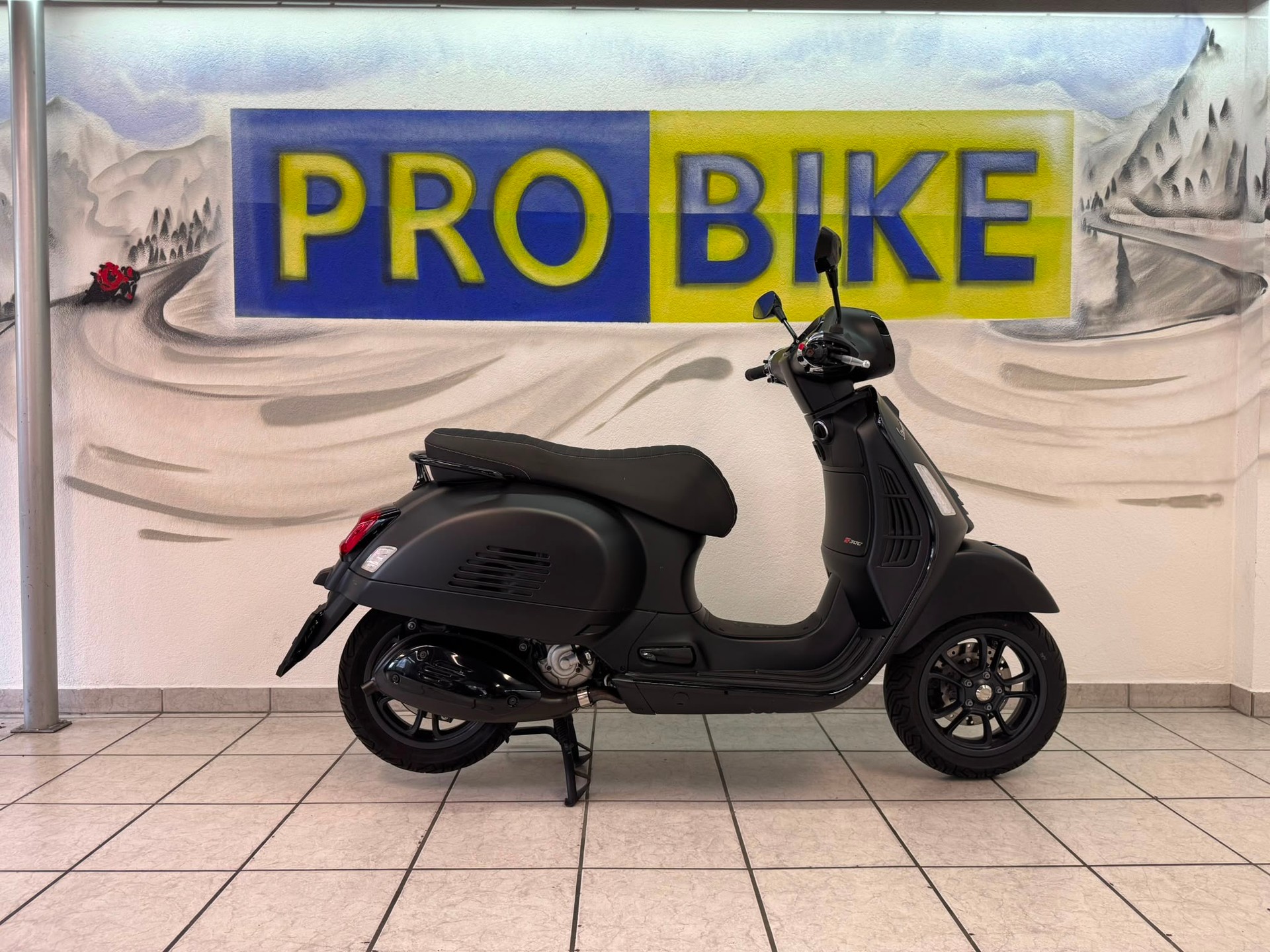 PIAGGIO Vespa GTS 300 ABS-image-1
