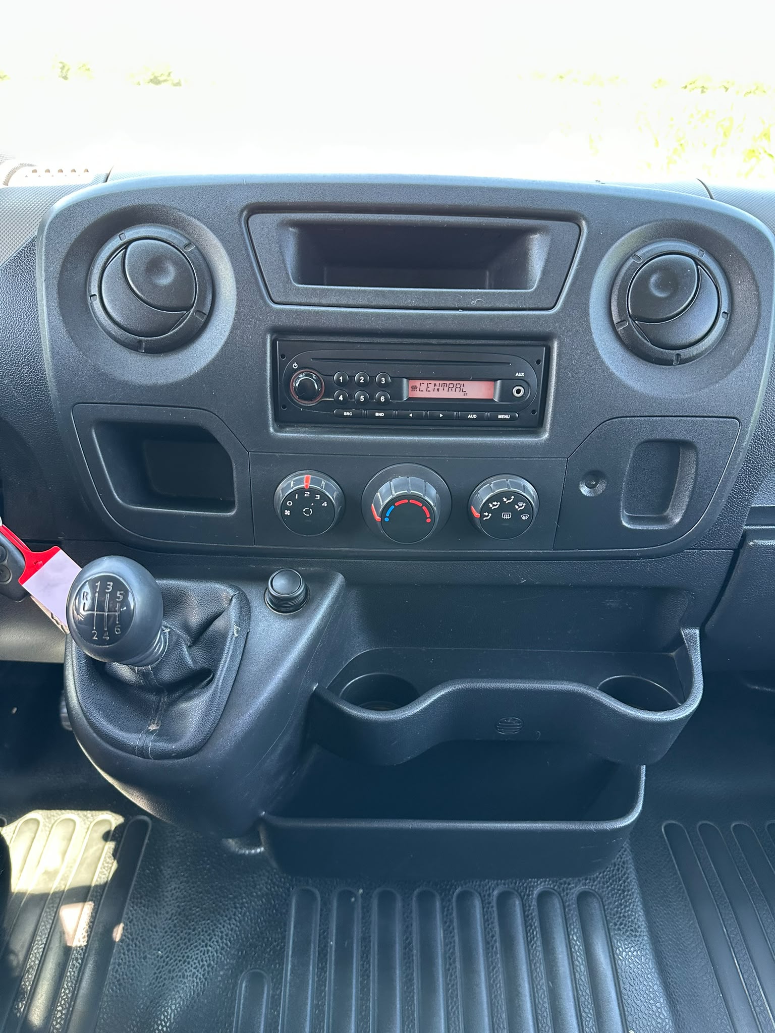 RENAULT Master T35 2.3dCi L2H1-image-18