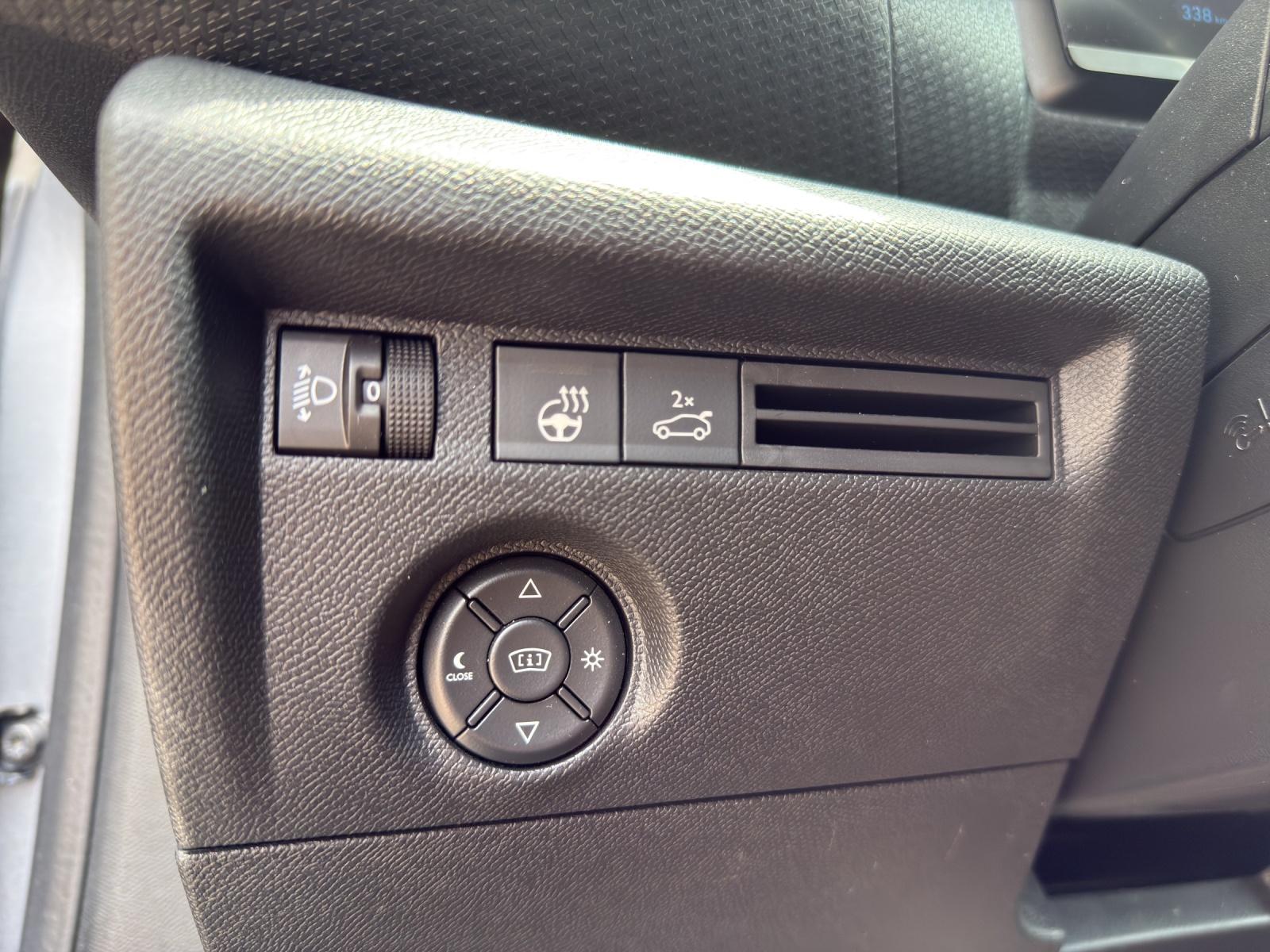 CITROEN e-C4 X Shine-image-14