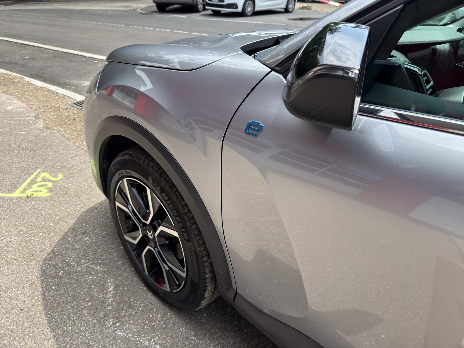 CITROEN e-C4 X Shine-image-12