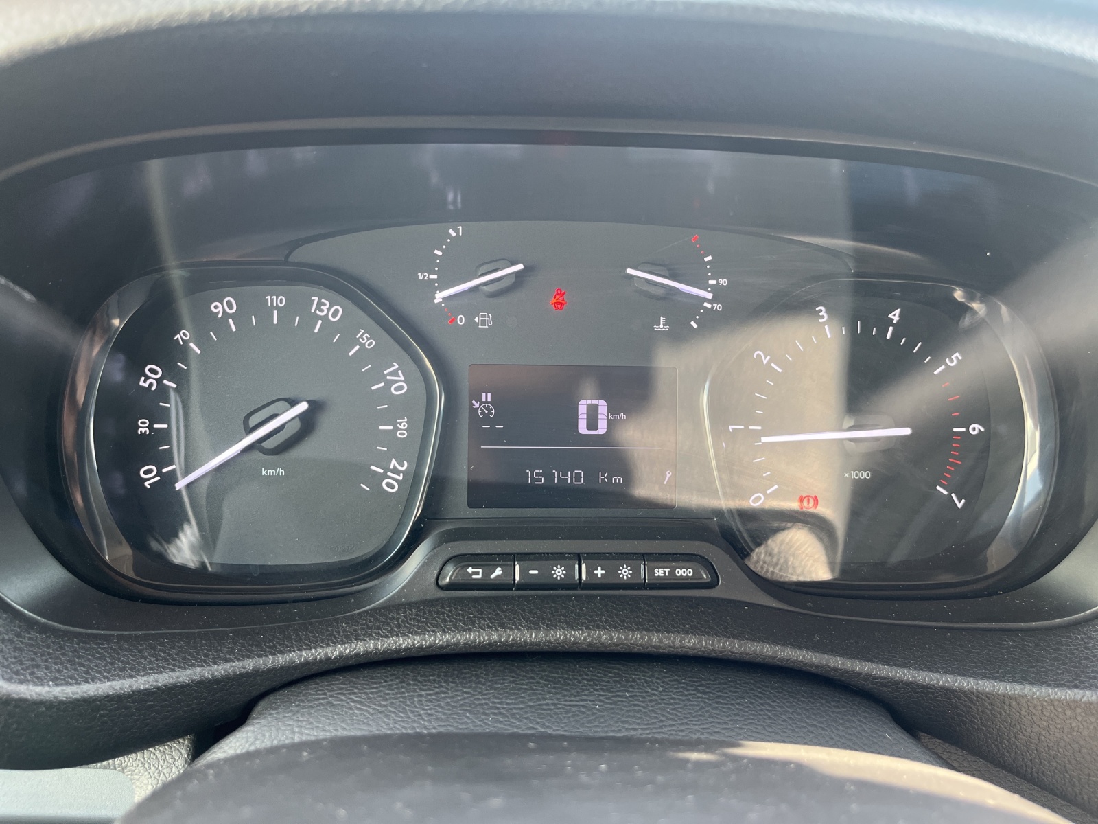 CITROEN Jumpy 1.5 BlueHDi 120 M Club BVM6-image-18