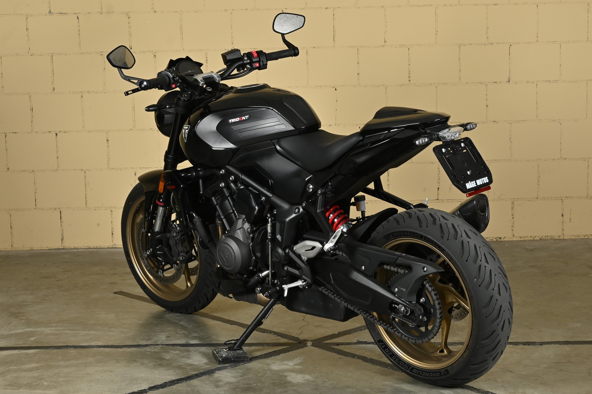 TRIUMPH Trident 800-image-10