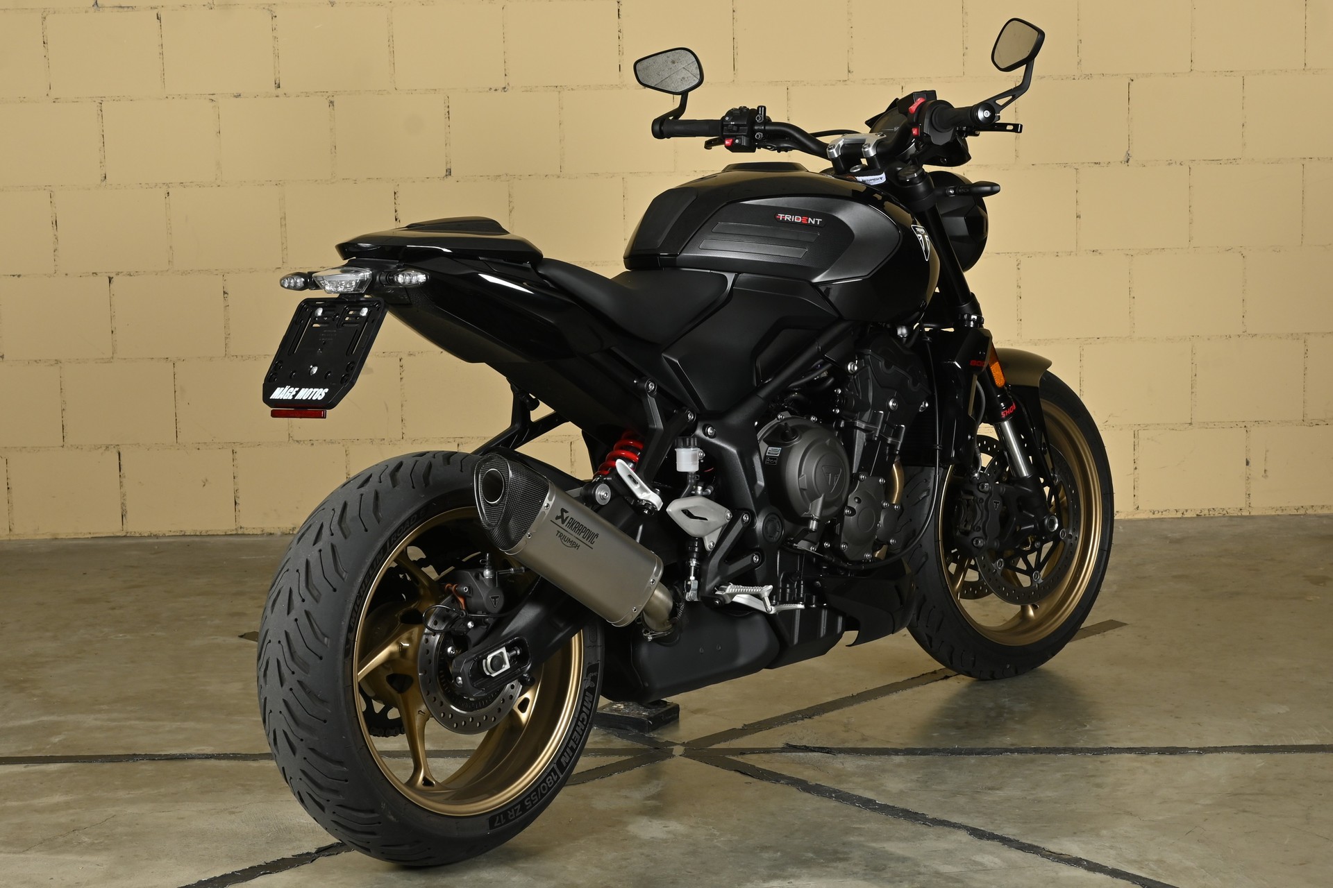 TRIUMPH Trident 800-image-11
