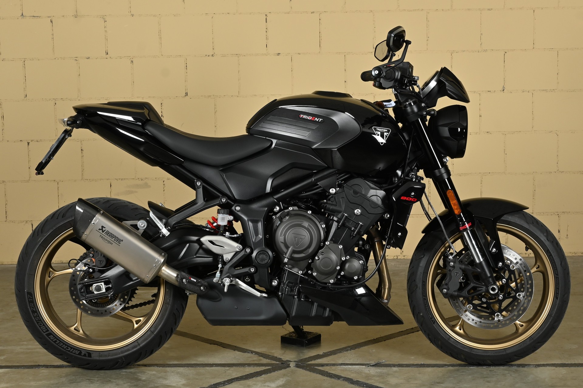 TRIUMPH Trident 800-image-0