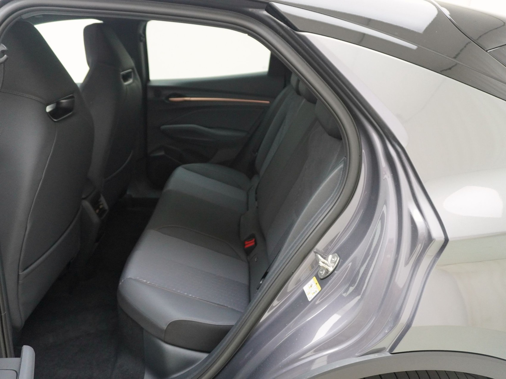 CUPRA Raval 52 kWh Dynamic Plus-image-13