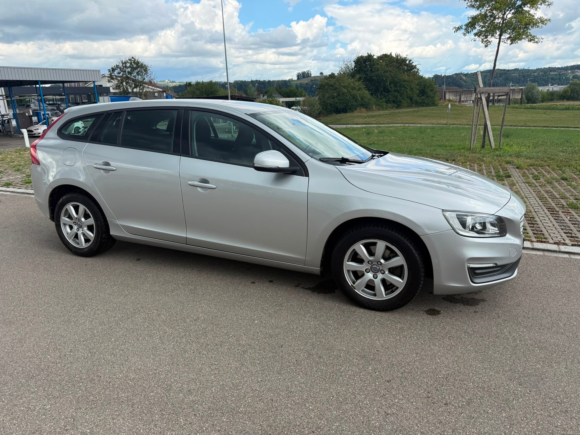 VOLVO V60 D4 Geartronic-showroom-element-3