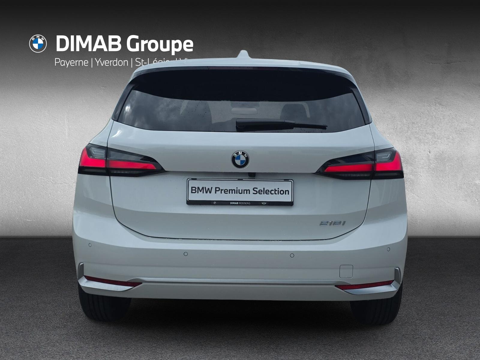 BMW 218i Active Tourer-showroom-element-3