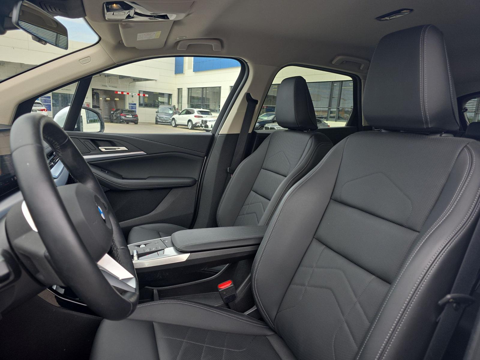 BMW 218i Active Tourer-image-20