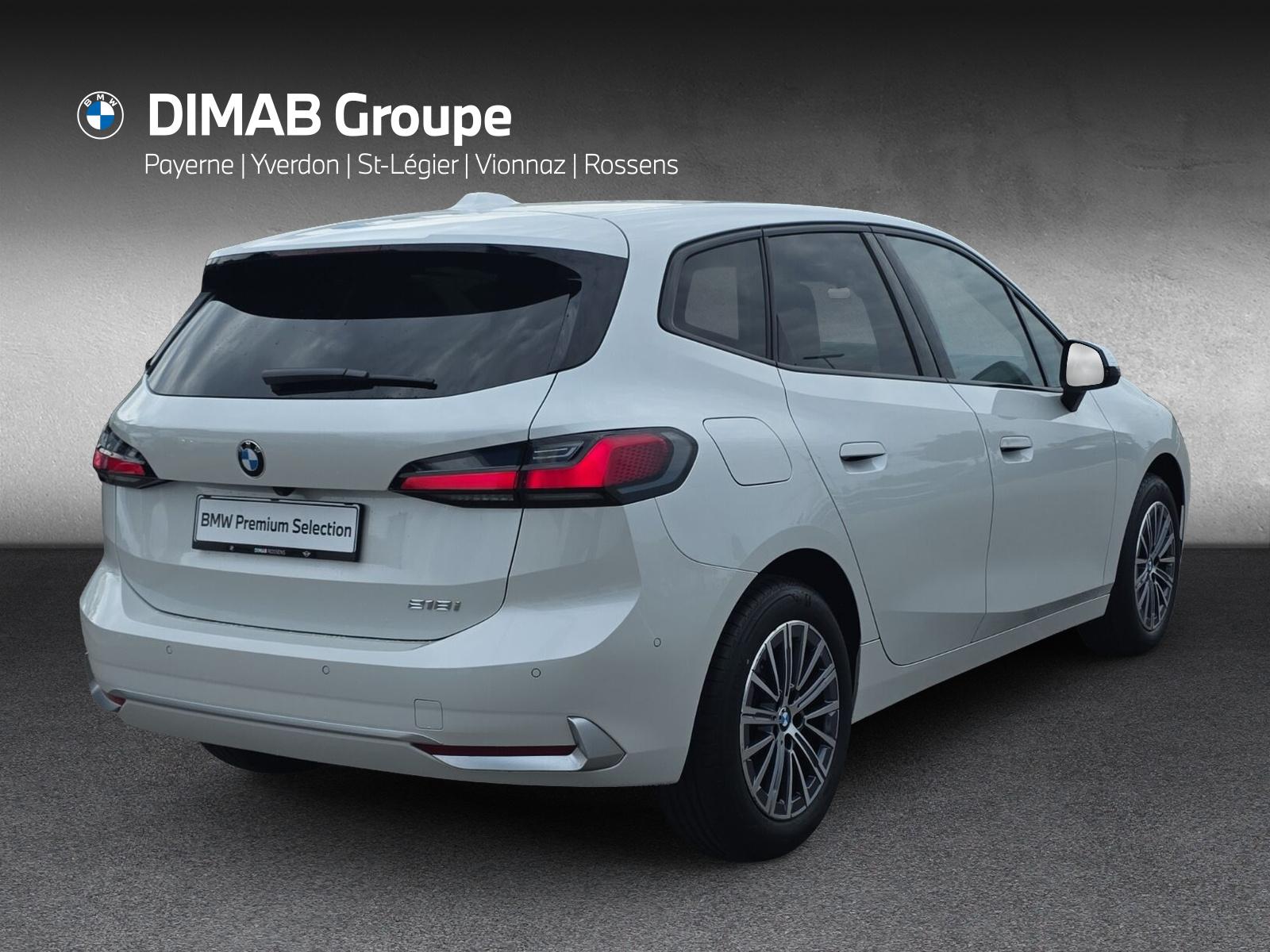 BMW 218i Active Tourer-image-4