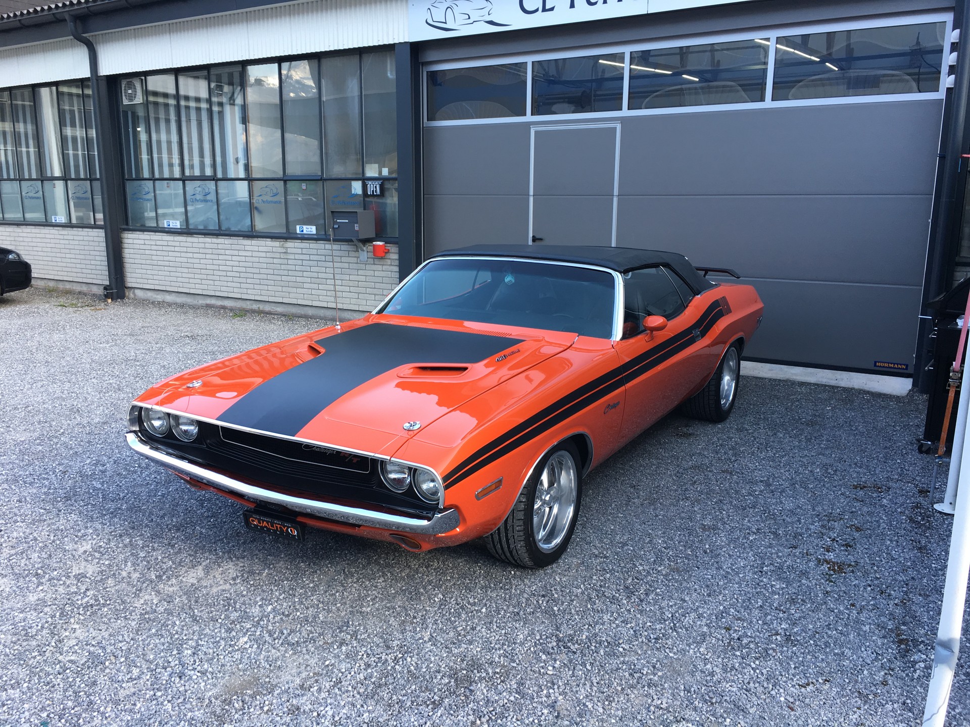 DODGE Challenger-showroom-element-3
