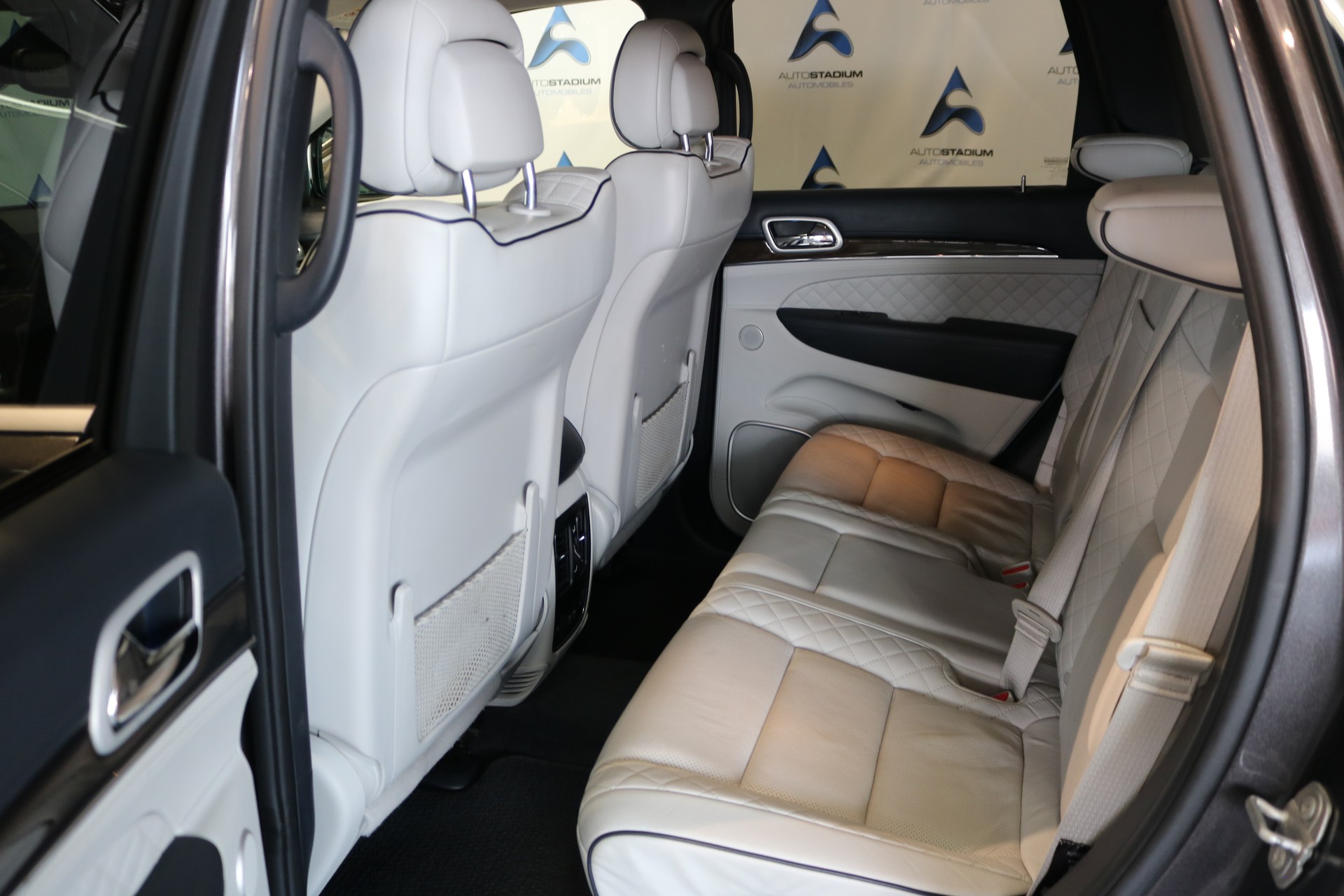 JEEP Grand Cherokee 3.0 CRD Summit Automatic-image-36