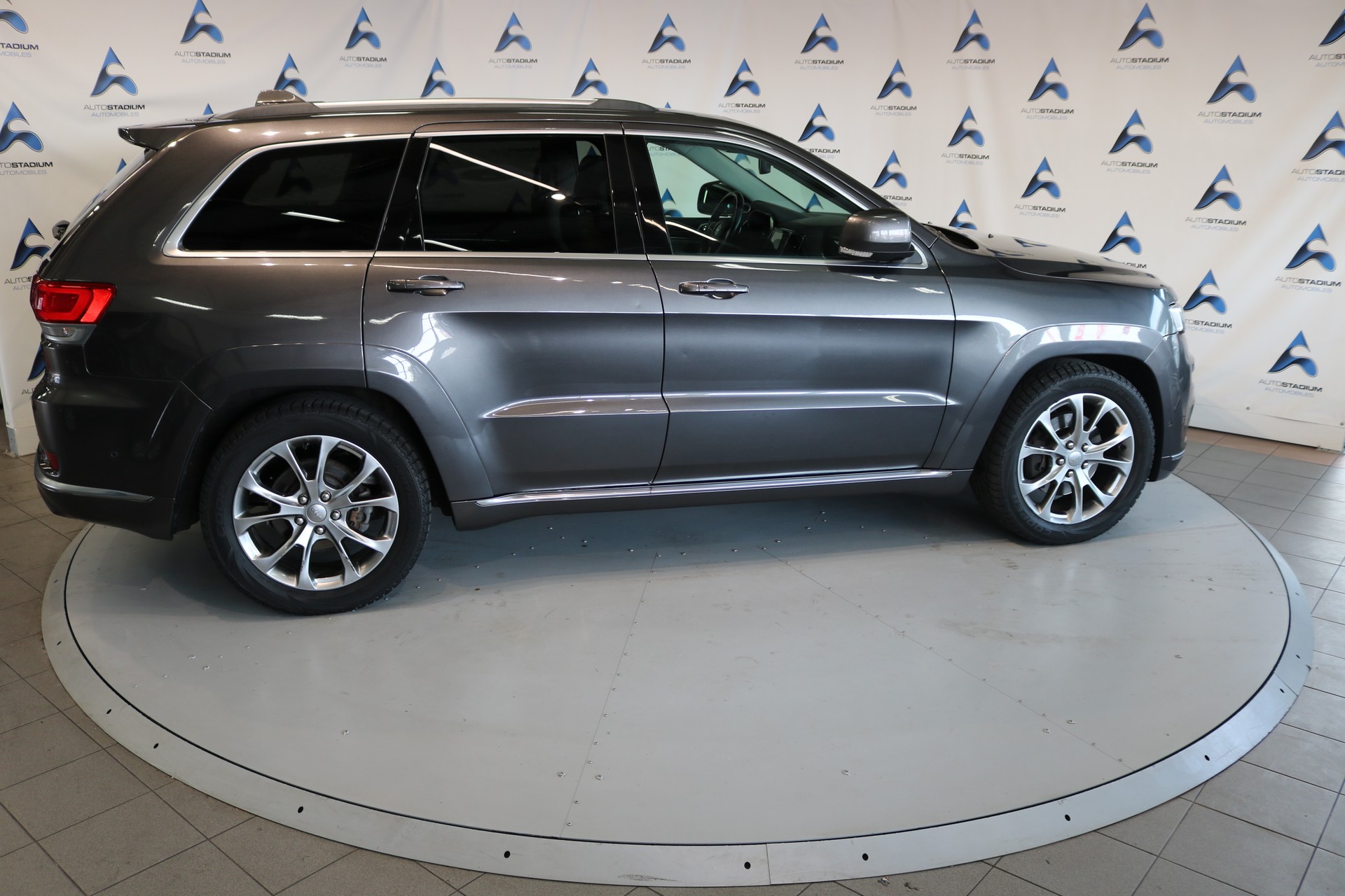 JEEP Grand Cherokee 3.0 CRD Summit Automatic-image-25