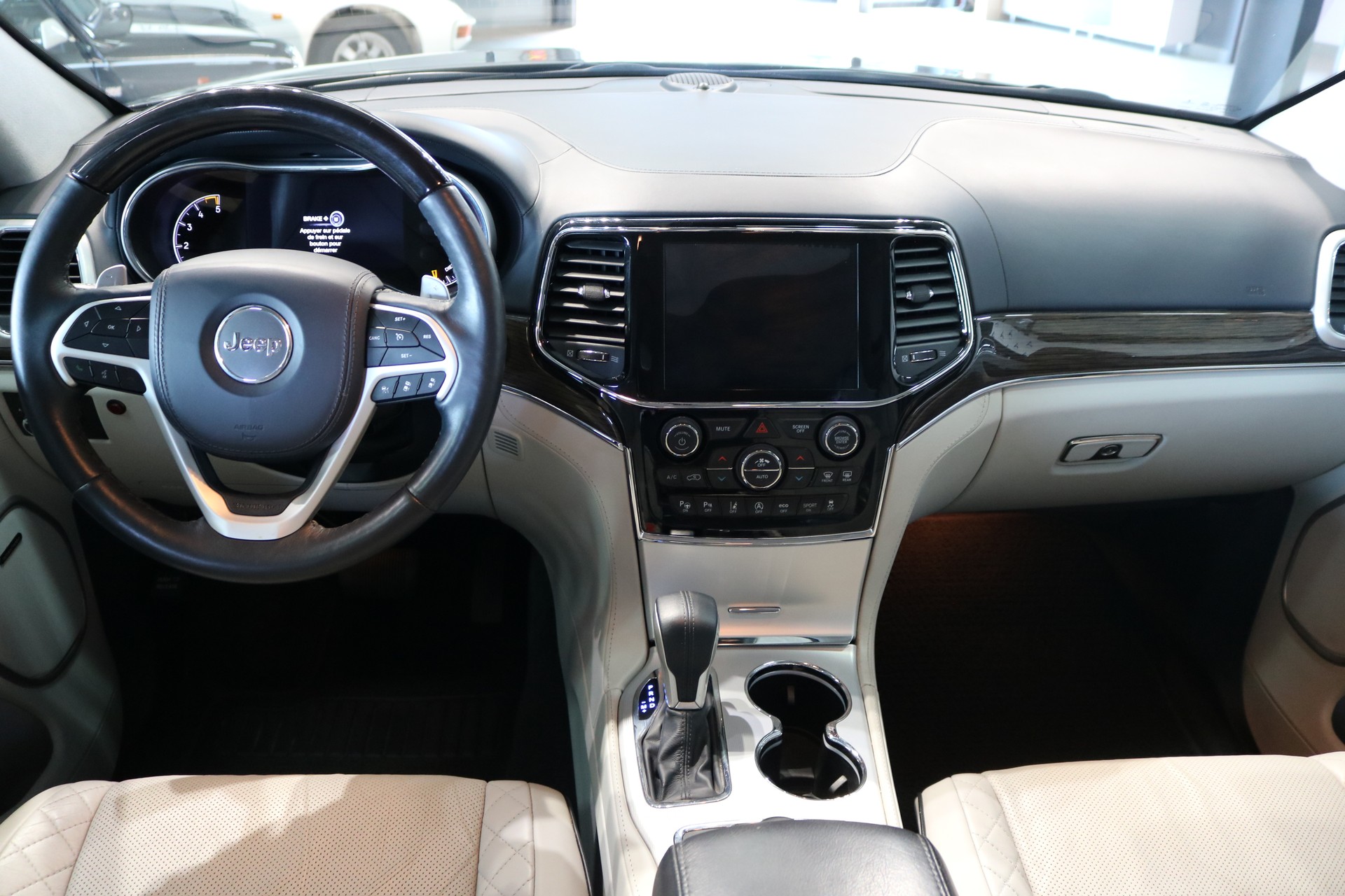 JEEP Grand Cherokee 3.0 CRD Summit Automatic-showroom-element-2