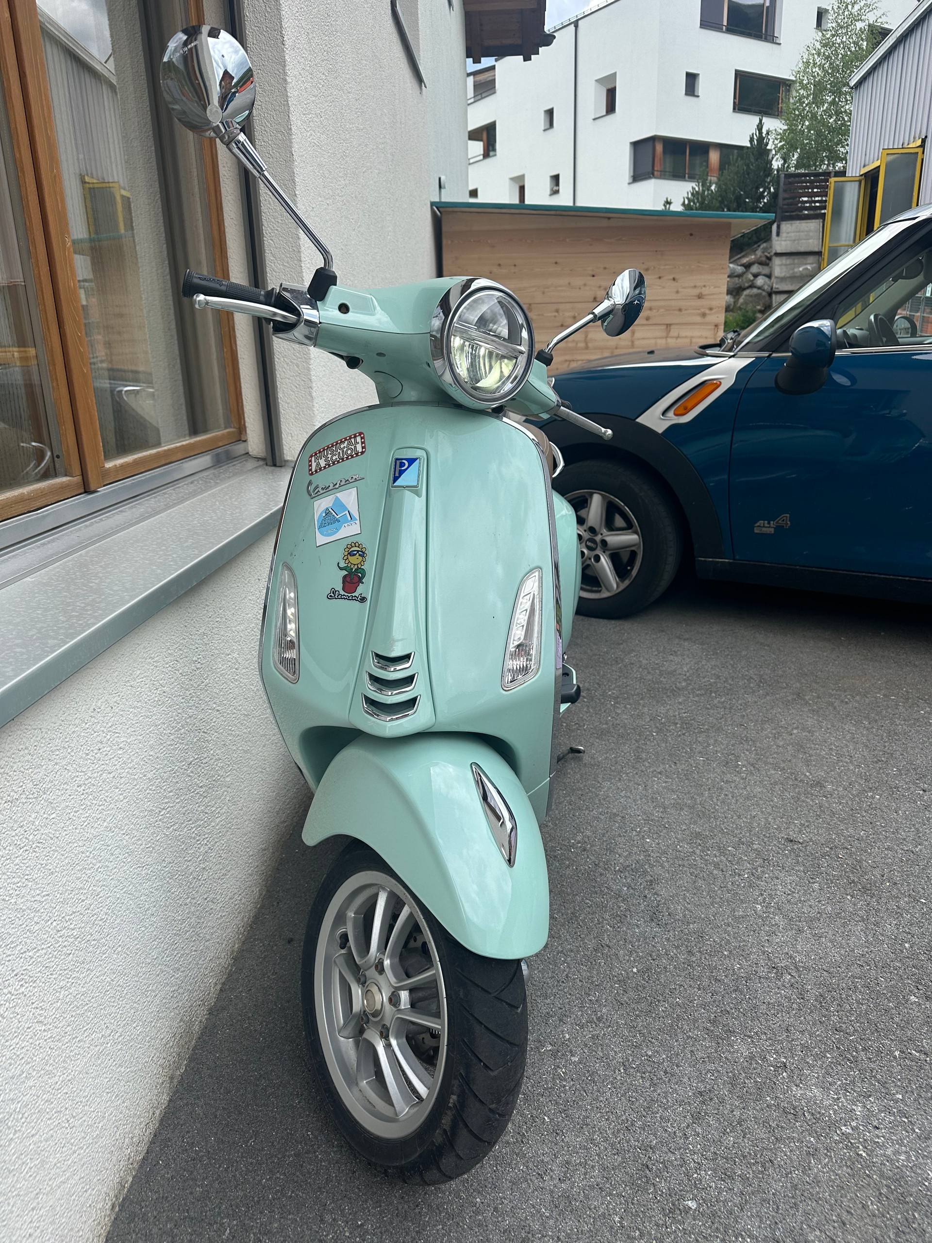 PIAGGIO Vespa 125 Primavera Touring ABS-image-1
