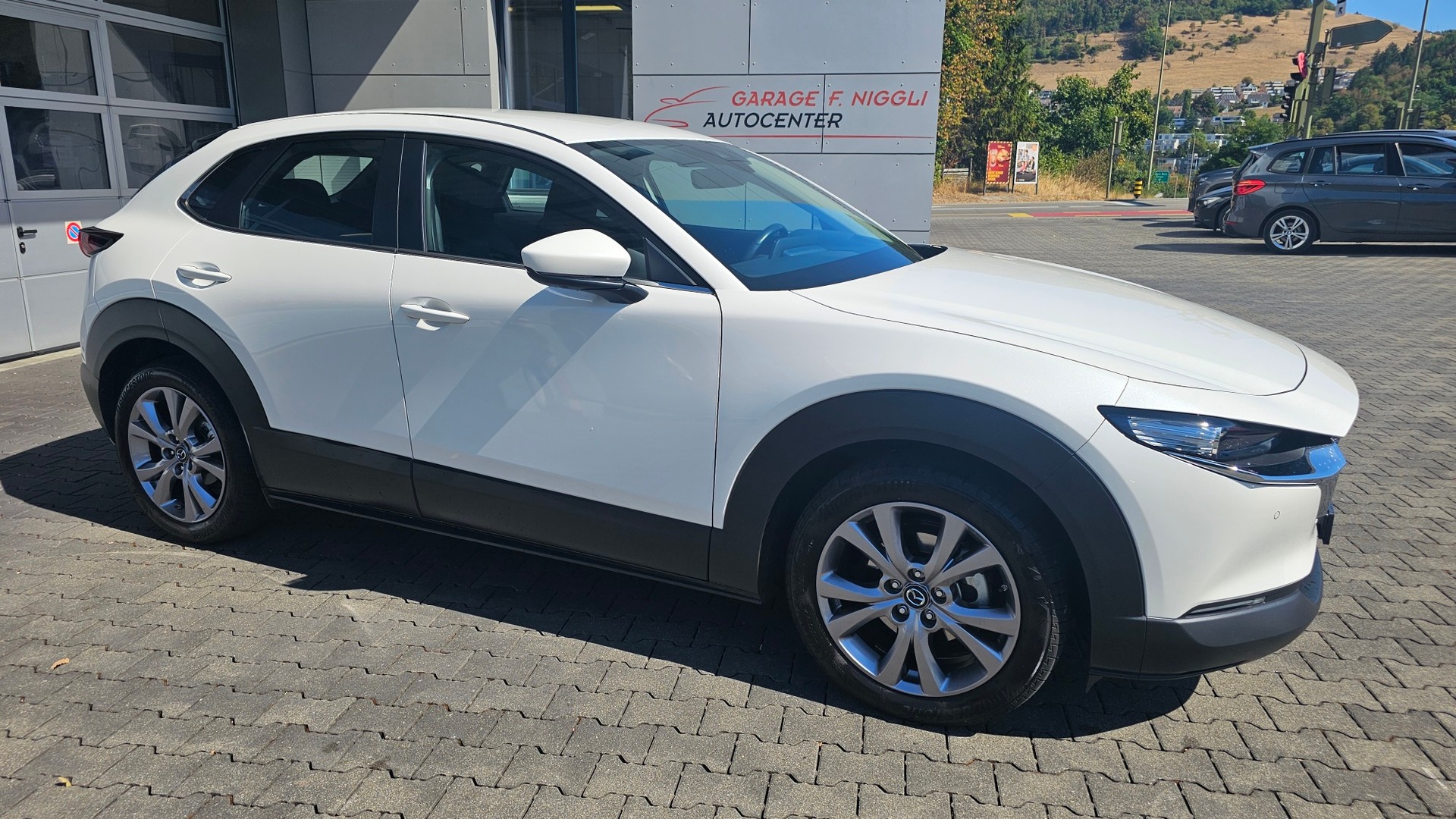 MAZDA CX-30 SKYACTIV-G M Hybrid 122 Ambition Plus FWD Automat-showroom-element-2