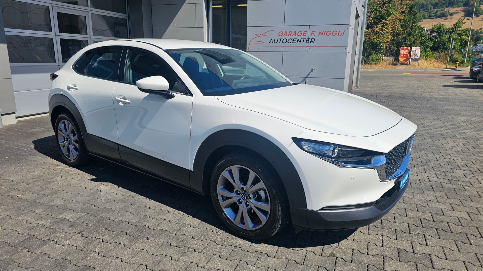 MAZDA CX-30 SKYACTIV-G M Hybrid 122 Ambition Plus FWD Automat-showroom-element-1