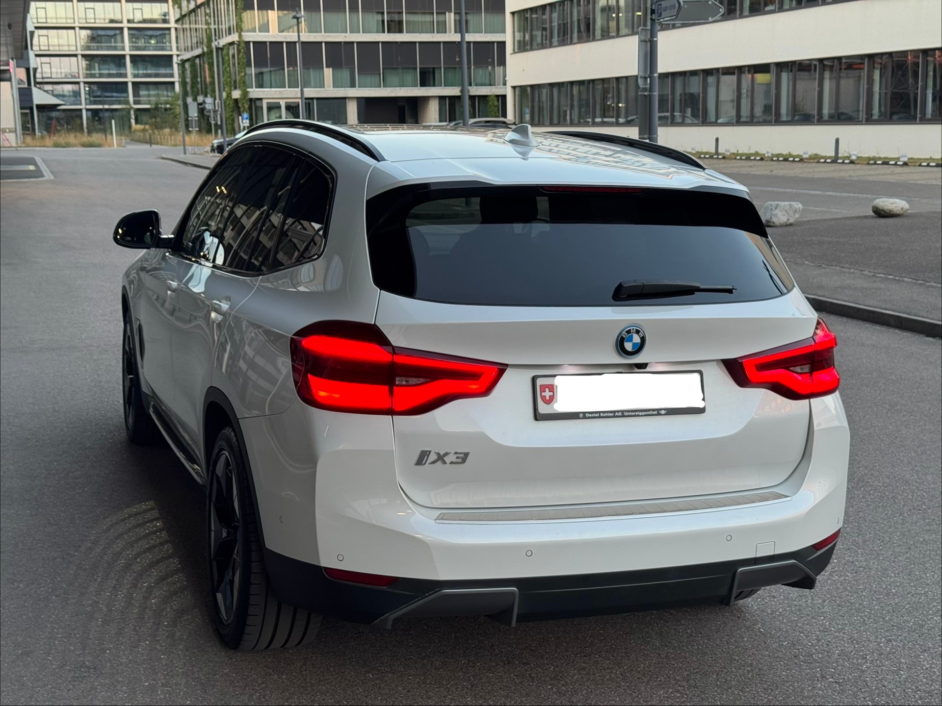 BMW iX3 Impressive-image-3