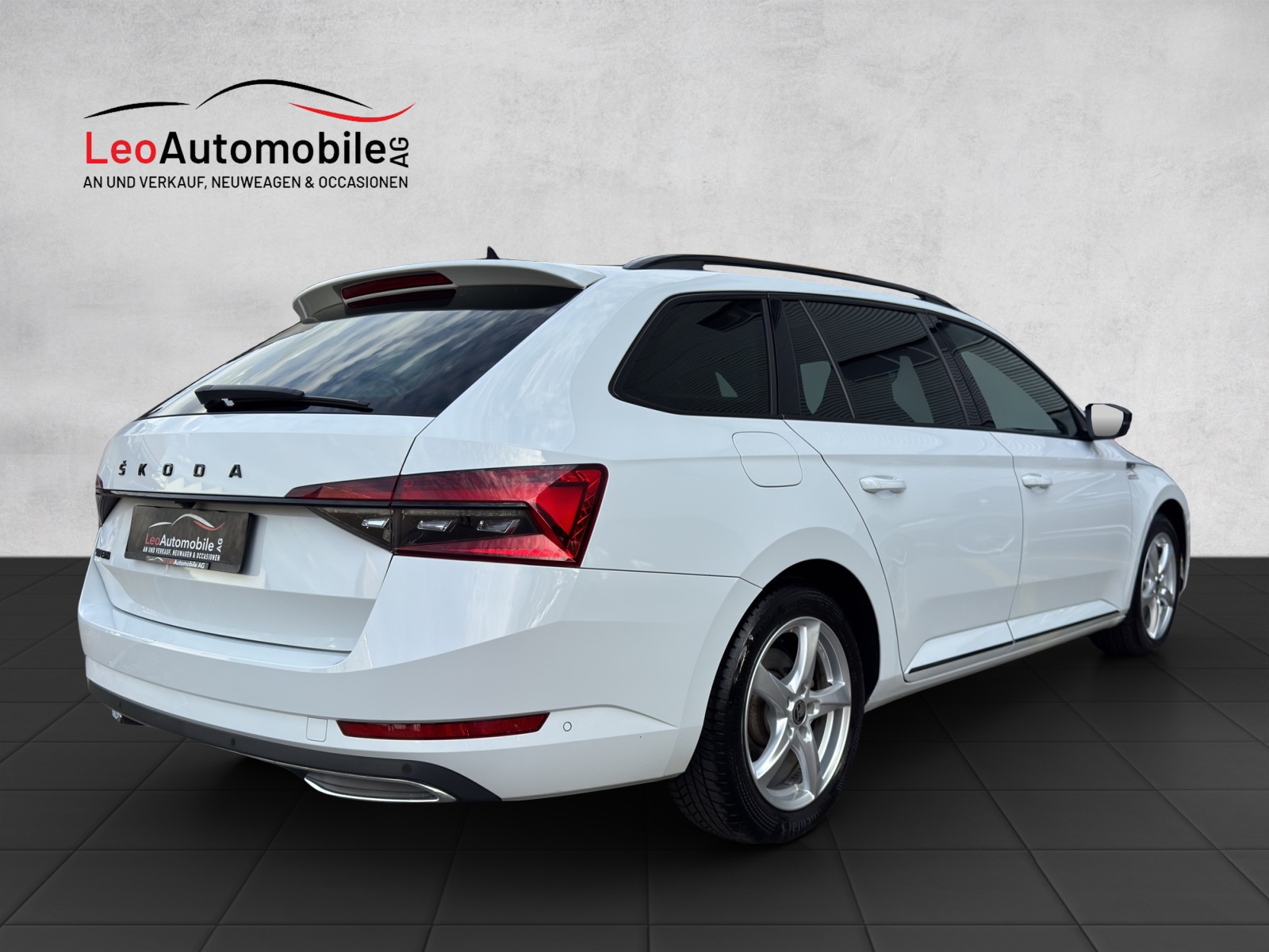 SKODA Superb Combi 2.0 TDi SportLine 4x4 DSG-showroom-element-2