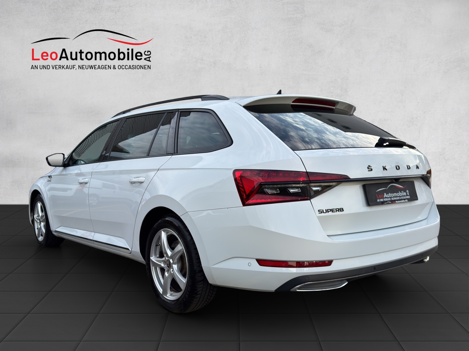 SKODA Superb Combi 2.0 TDi SportLine 4x4 DSG-showroom-element-3