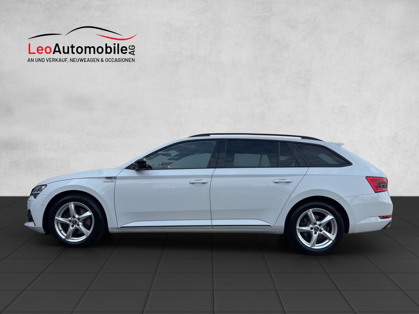 SKODA Superb Combi 2.0 TDi SportLine 4x4 DSG-showroom-element-1