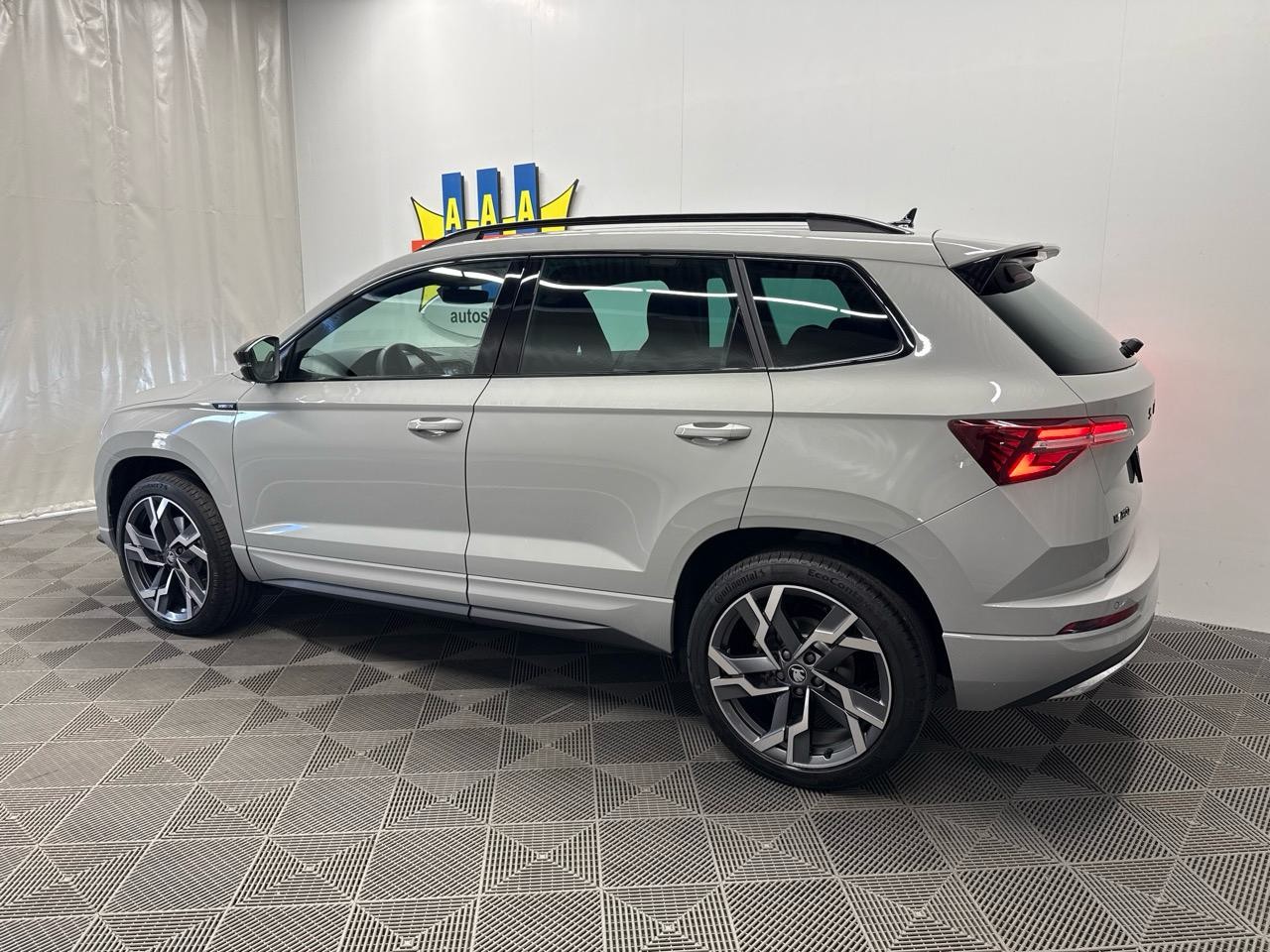 SKODA Karoq 2.0 TSI SportLine 4x4 DSG-showroom-element-1