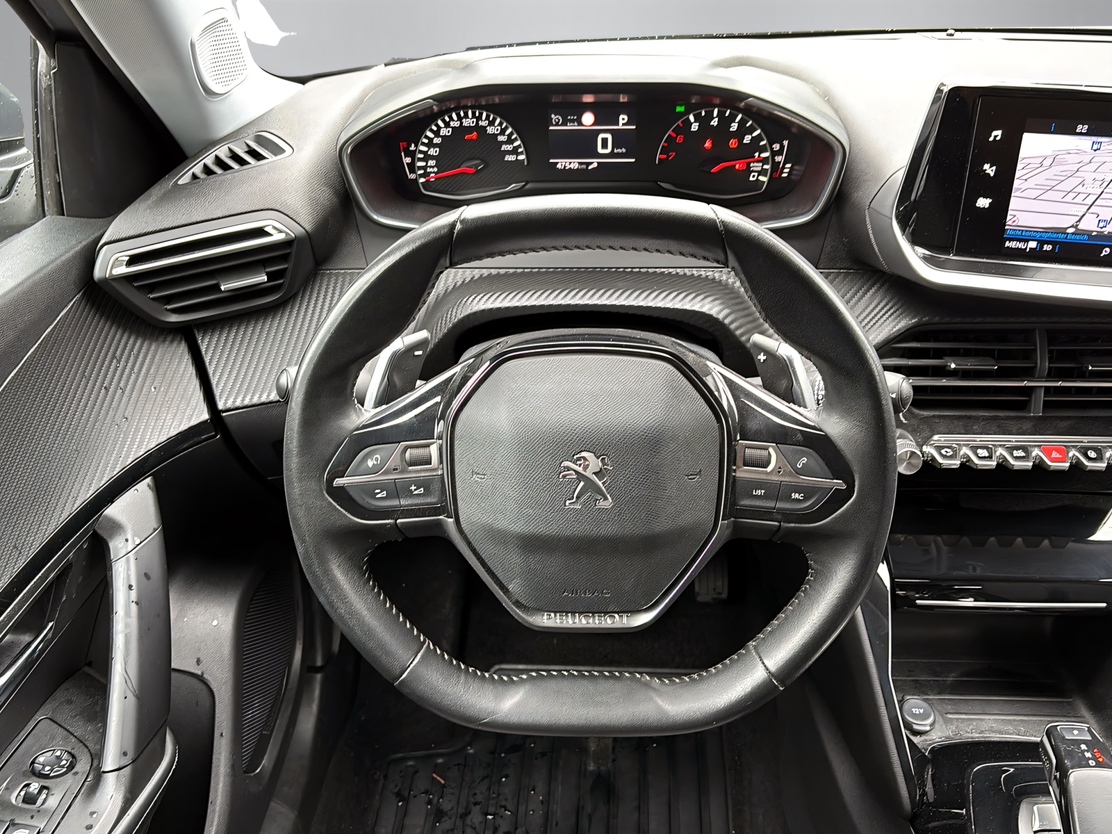 PEUGEOT 2008 1.2 PureTech 130 Allure-showroom-element-3