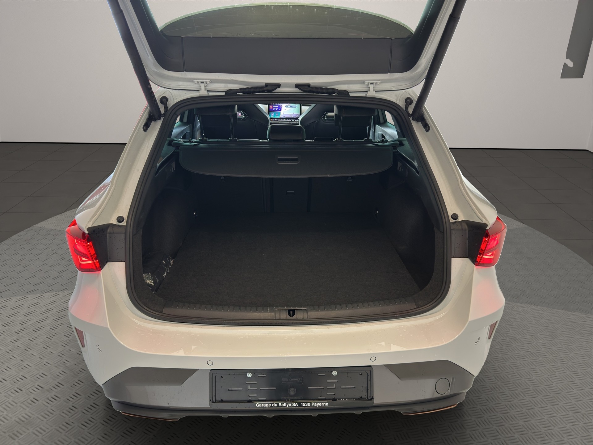 CUPRA LEON ST 1.5 e-HYBRID pHEV VZ DSG-image-4