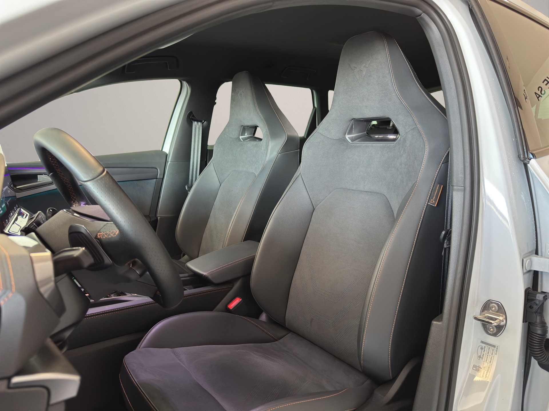 CUPRA LEON ST 1.5 e-HYBRID pHEV VZ DSG-image-6