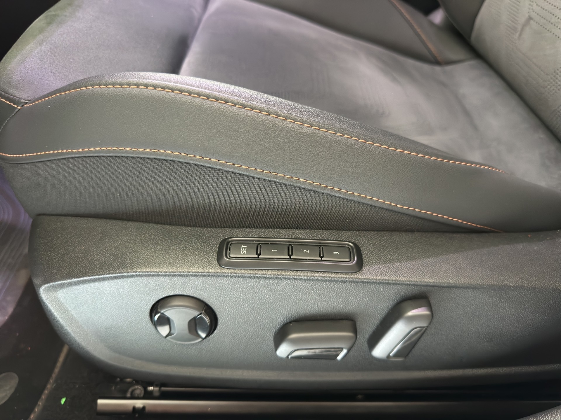 CUPRA LEON ST 1.5 e-HYBRID pHEV VZ DSG-image-8