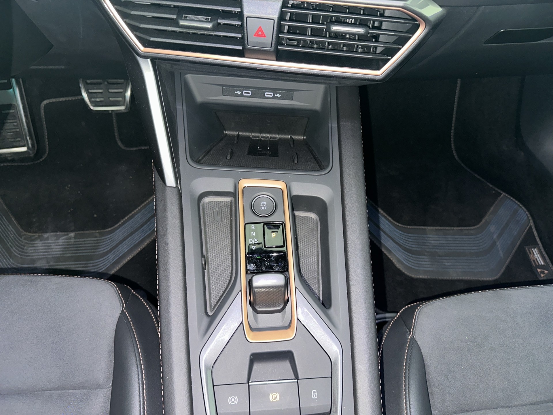 CUPRA LEON ST 1.5 e-HYBRID pHEV VZ DSG-image-19