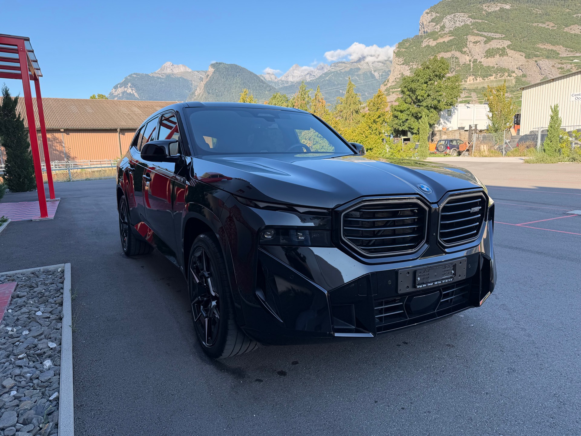 BMW XM xDrive 50e PHEV Steptronic-showroom-element-1