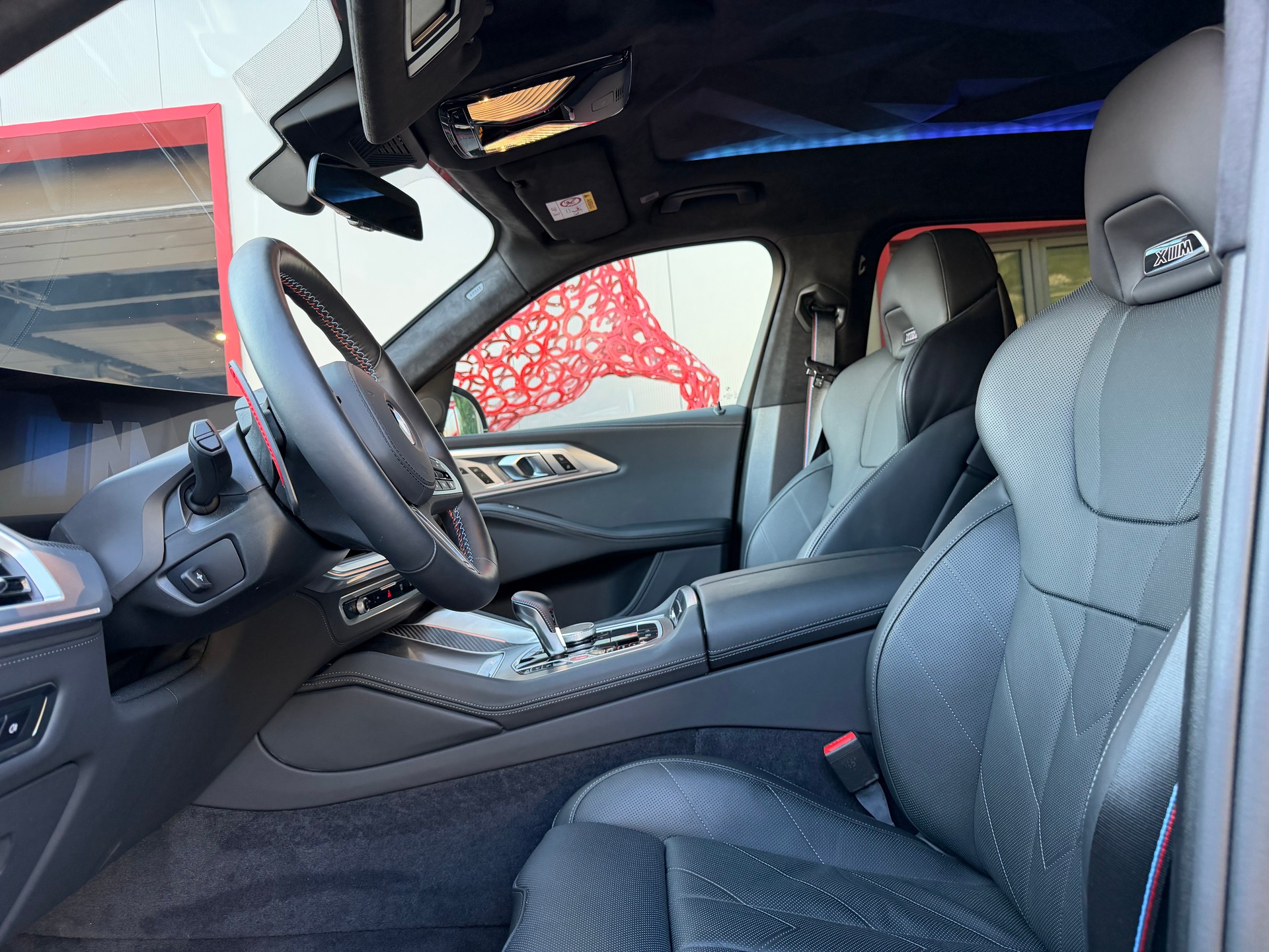 BMW XM xDrive 50e PHEV Steptronic-image-9