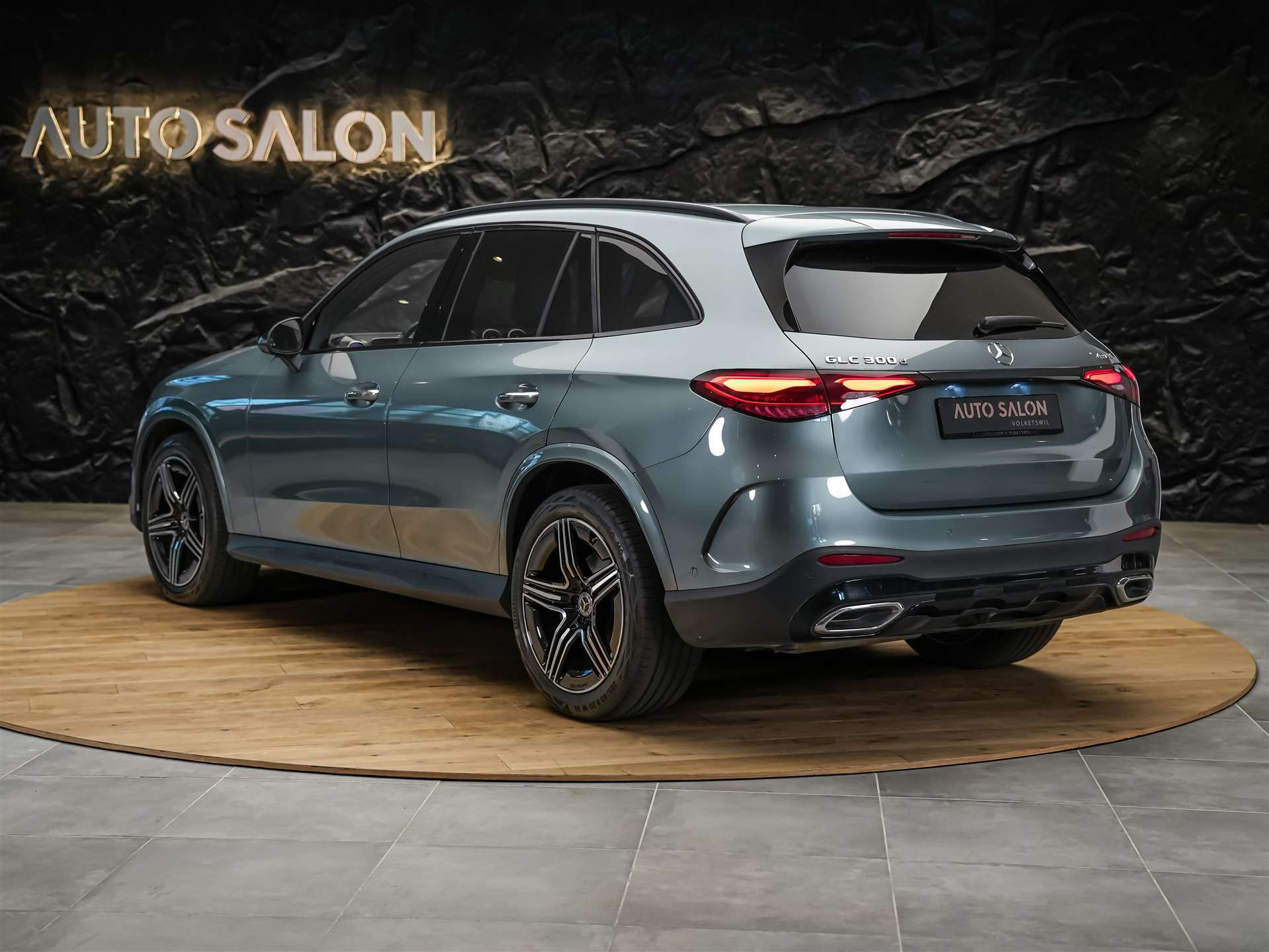 MERCEDES-BENZ GLC 300 d AMG Line 4matic *Werksgarantie*Digital Light*360°Kamera*-showroom-element-3