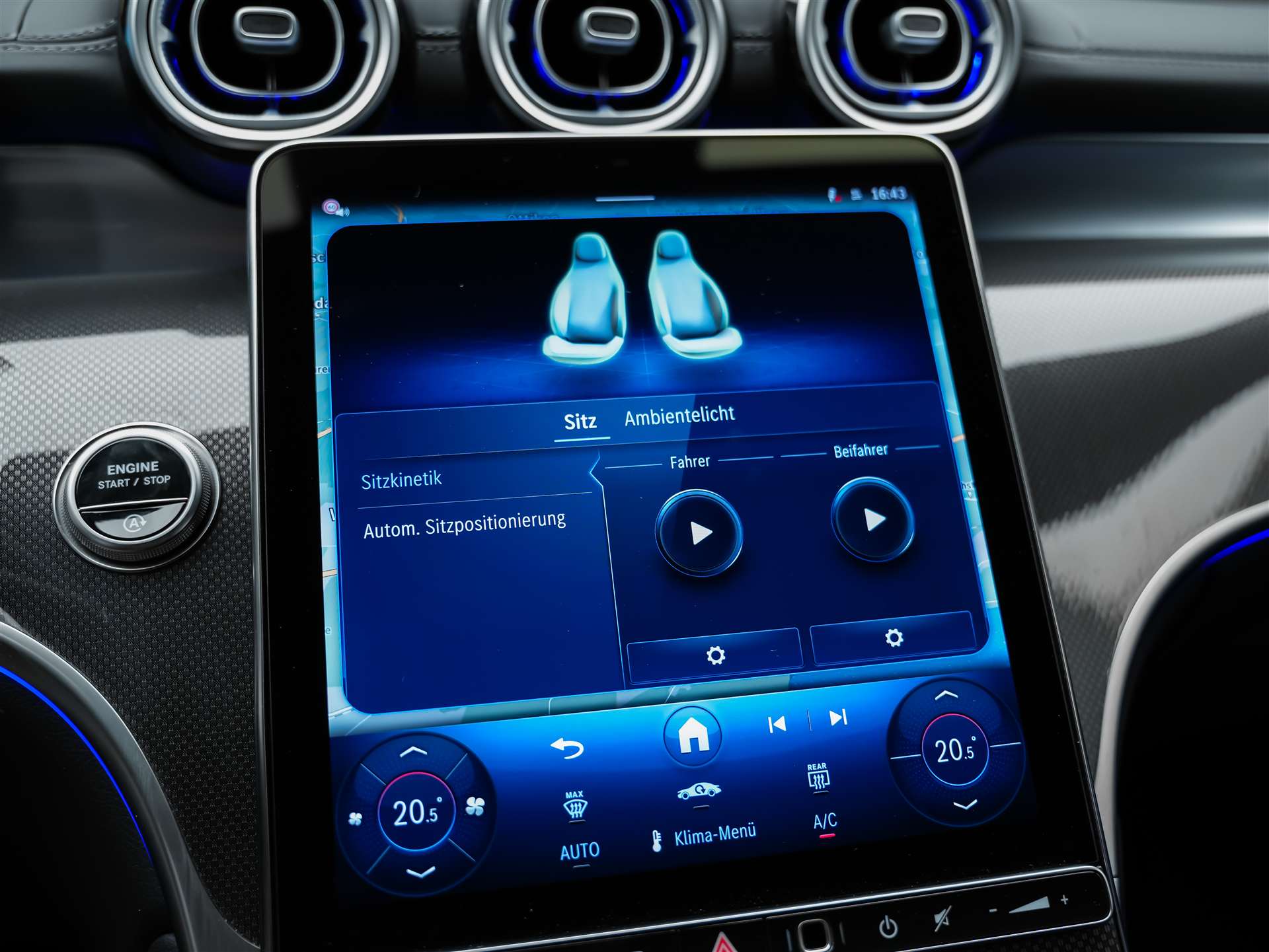 MERCEDES-BENZ GLC 300 d AMG Line 4matic *Werksgarantie*Digital Light*360°Kamera*-image-32