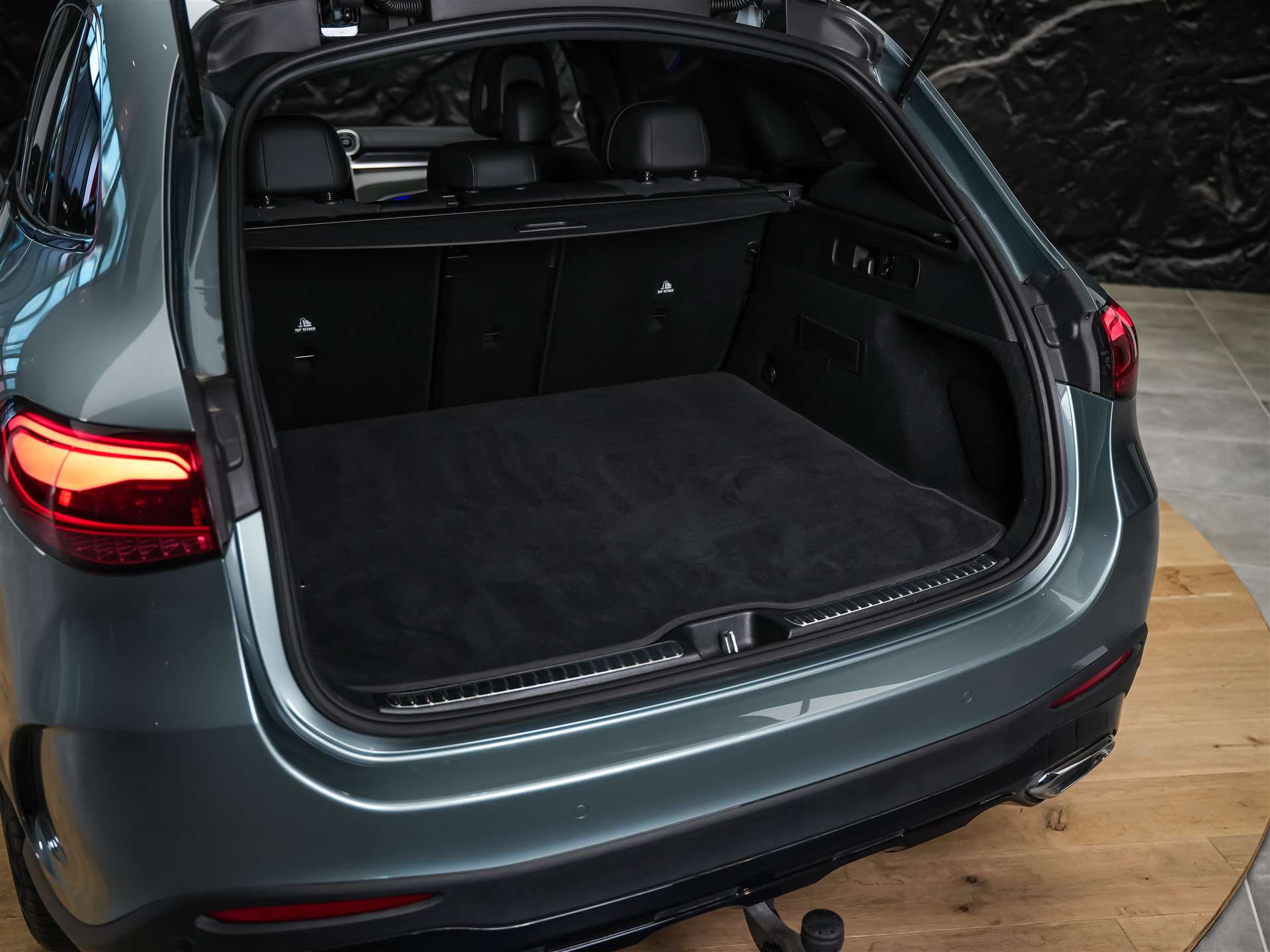 MERCEDES-BENZ GLC 300 d AMG Line 4matic *Werksgarantie*Digital Light*360°Kamera*-image-45
