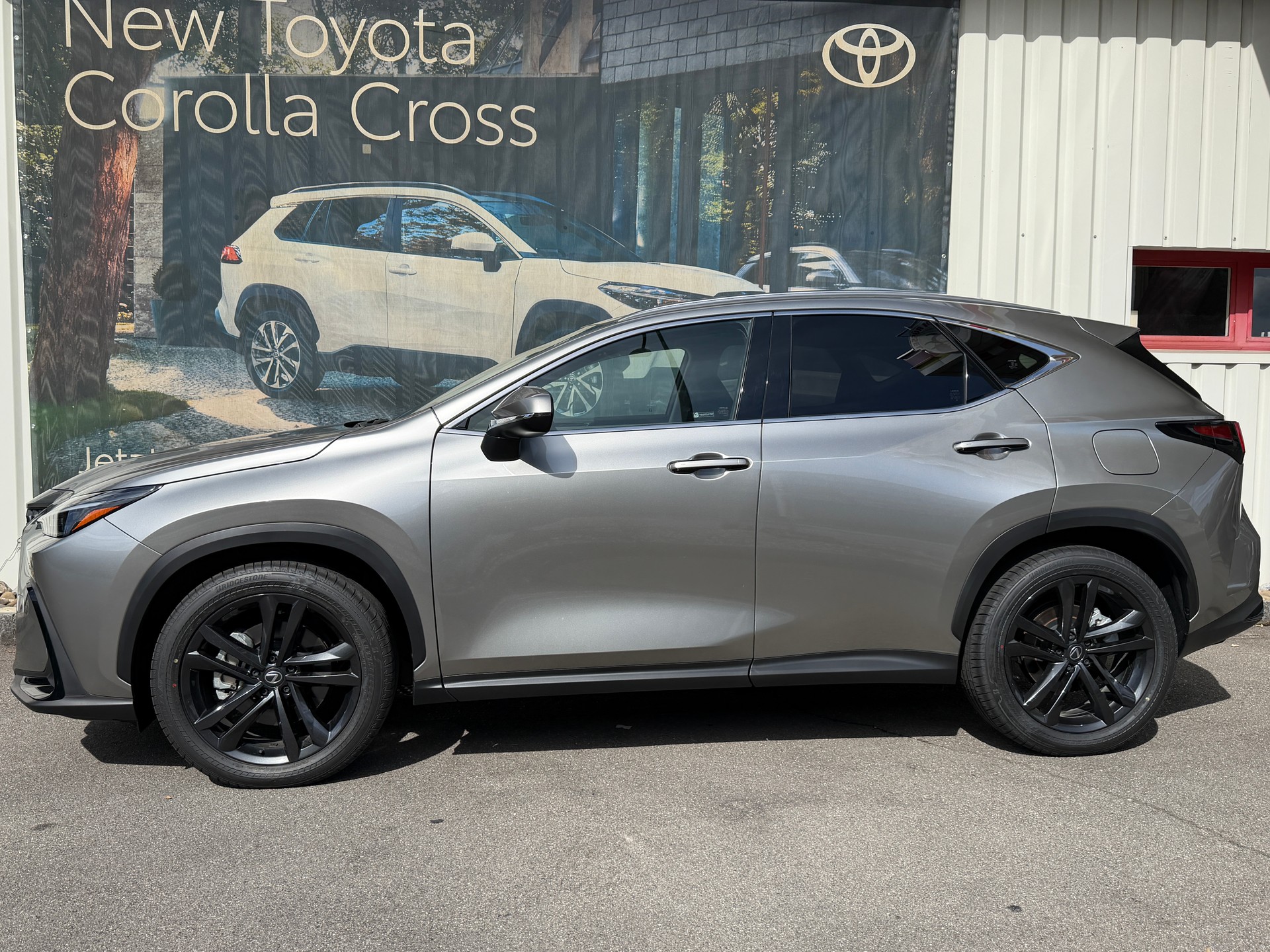 LEXUS NX 450h+ E-FOUR Comfort-showroom-element-1