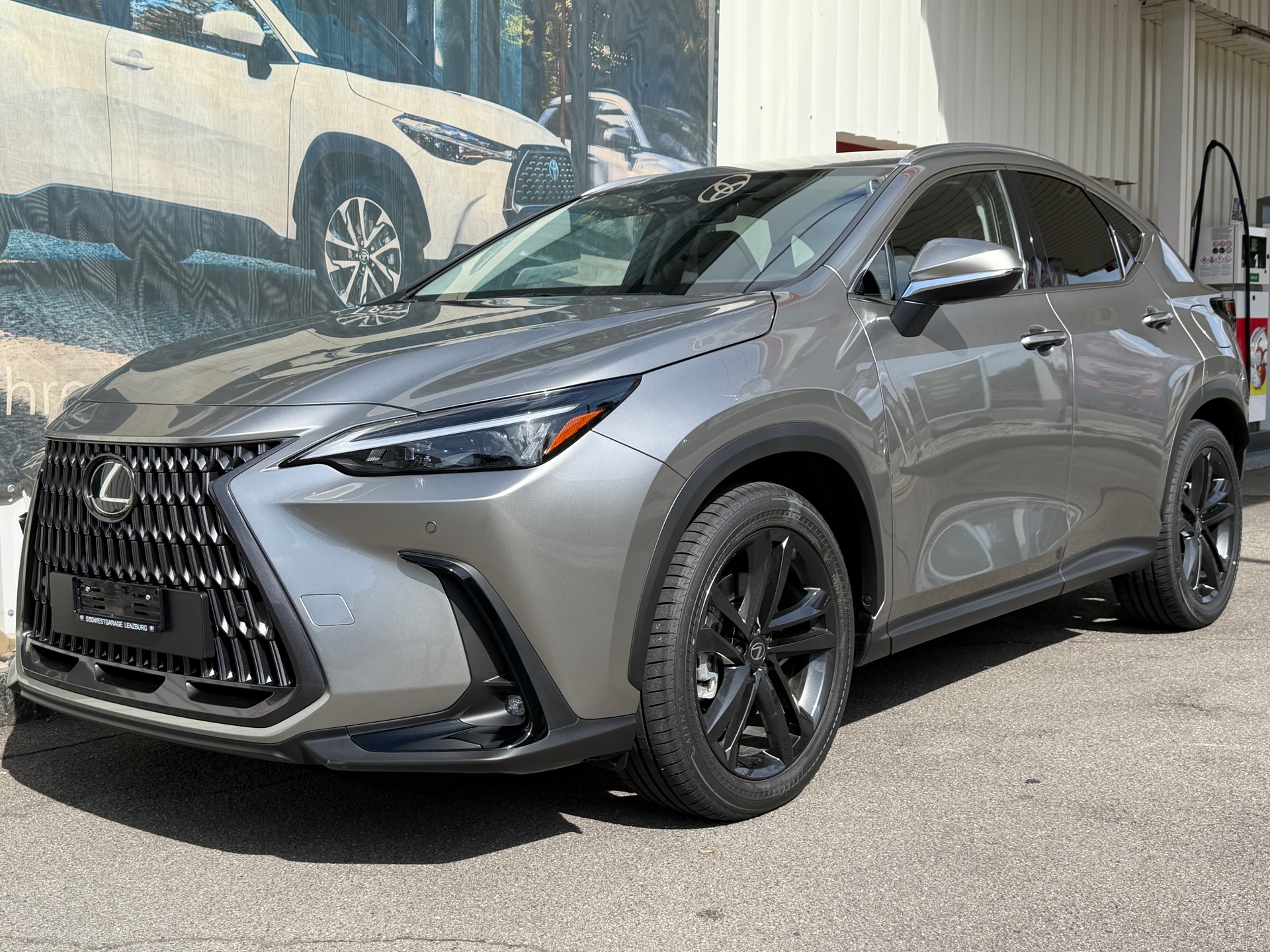 LEXUS NX 450h+ E-FOUR Comfort-showroom-element-2